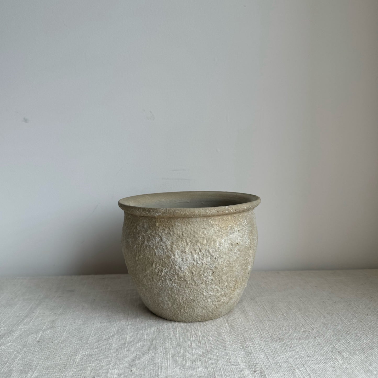 Up-cycled | small beige textured pot