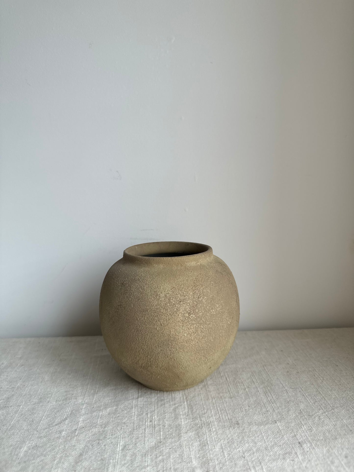 Up-cycled | warm brown round vase