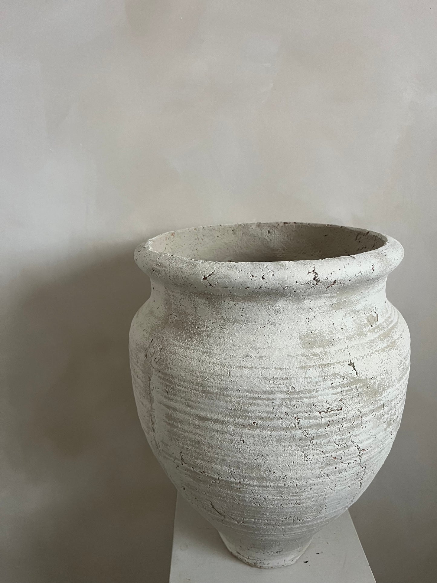 CLOUD | large neutral rustic vessel