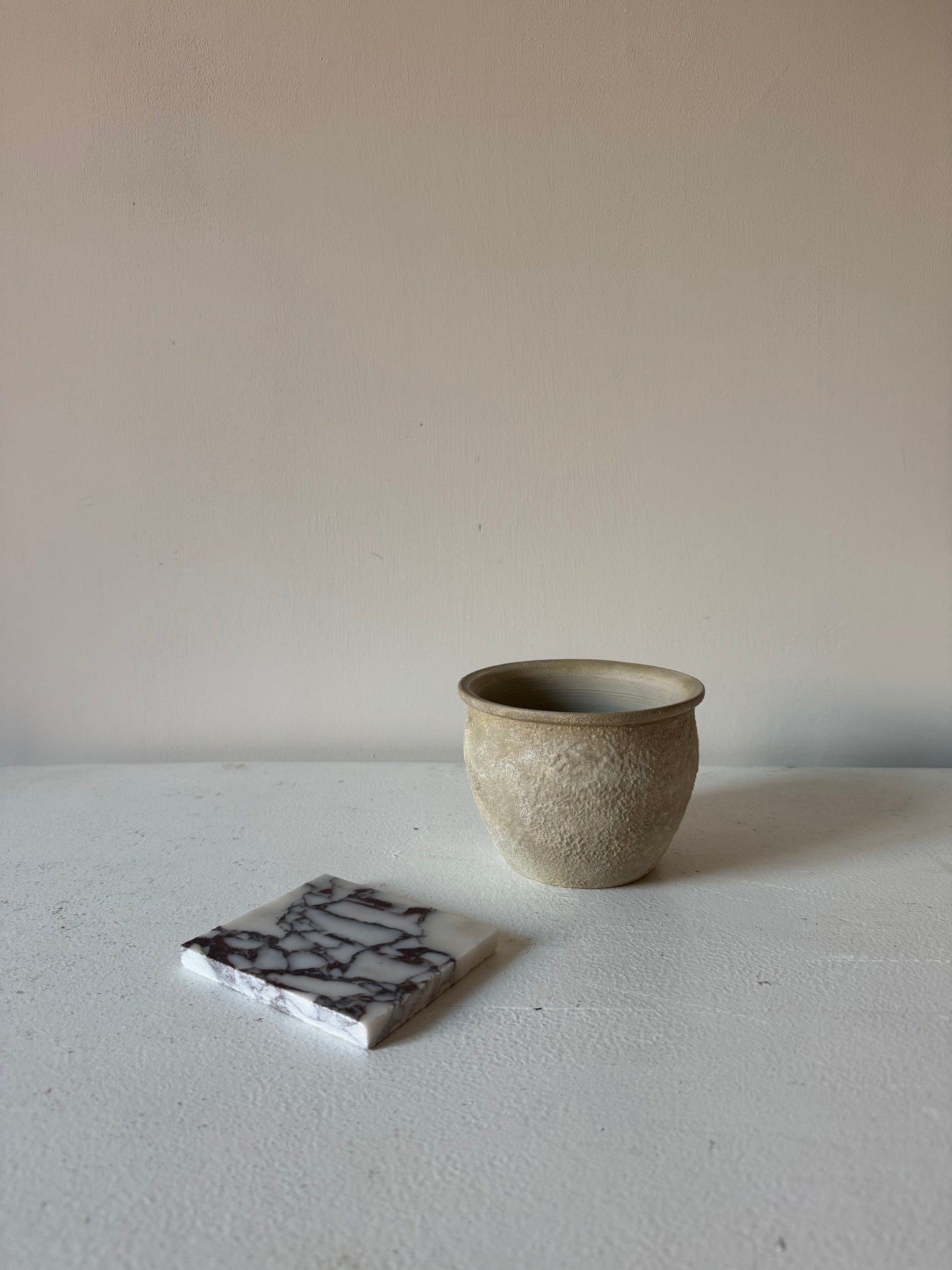 Up-cycled | small beige textured pot