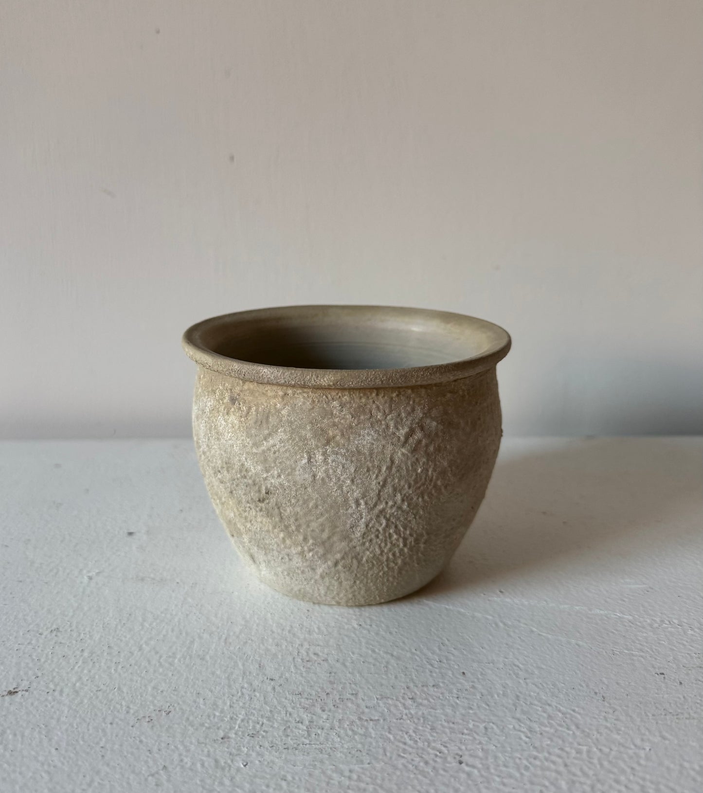 Up-cycled | small beige textured pot