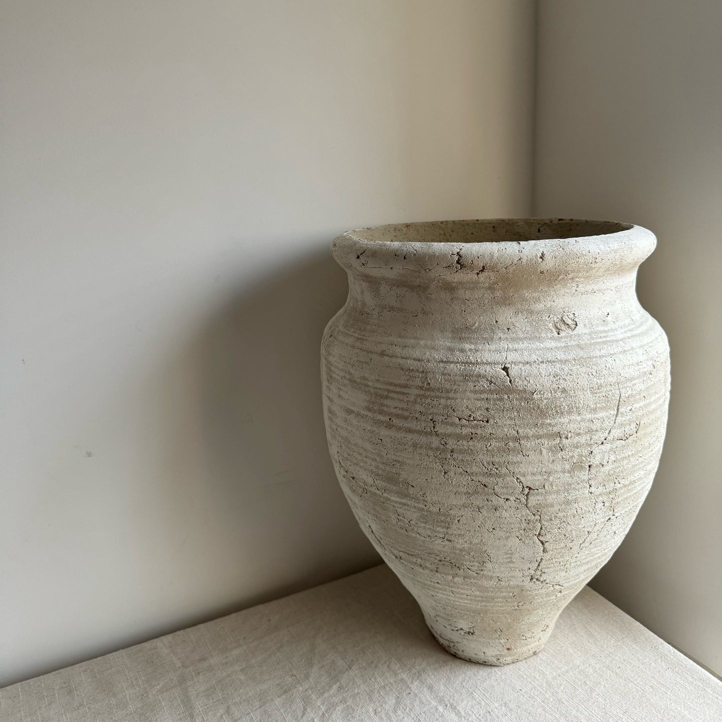 CLOUD | large neutral rustic vessel