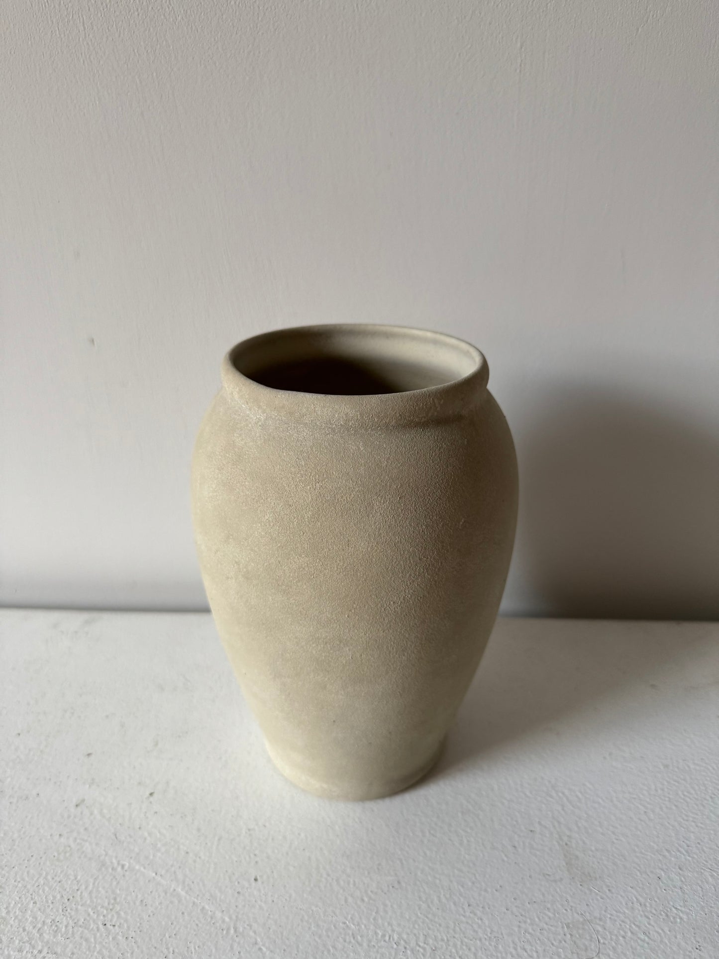 CLOUD | light beige classic vase