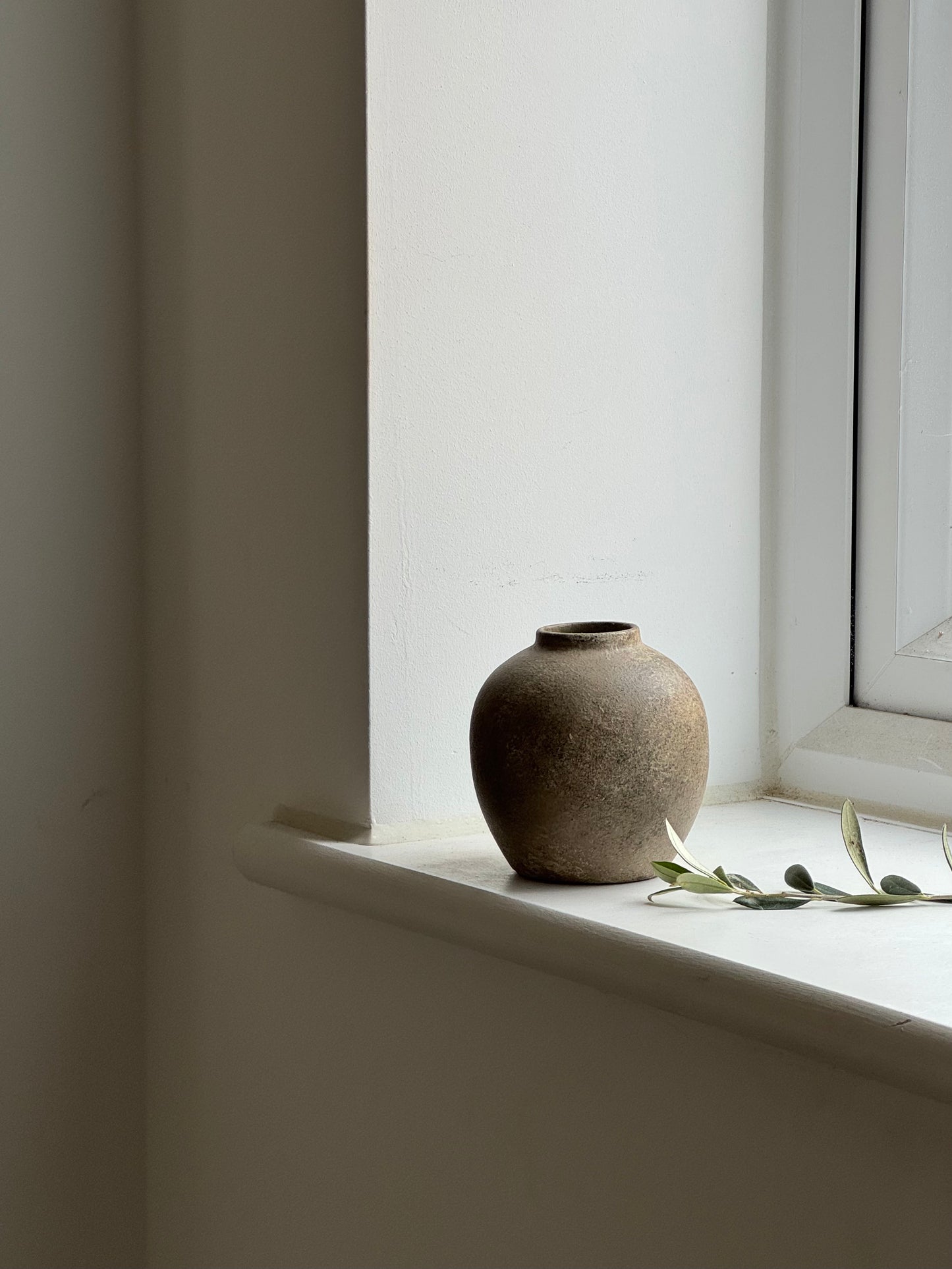 Up-cycled | earthy beige small rounded textured vase