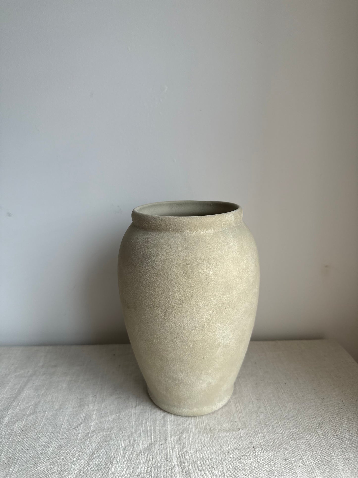 CLOUD | light beige classic vase