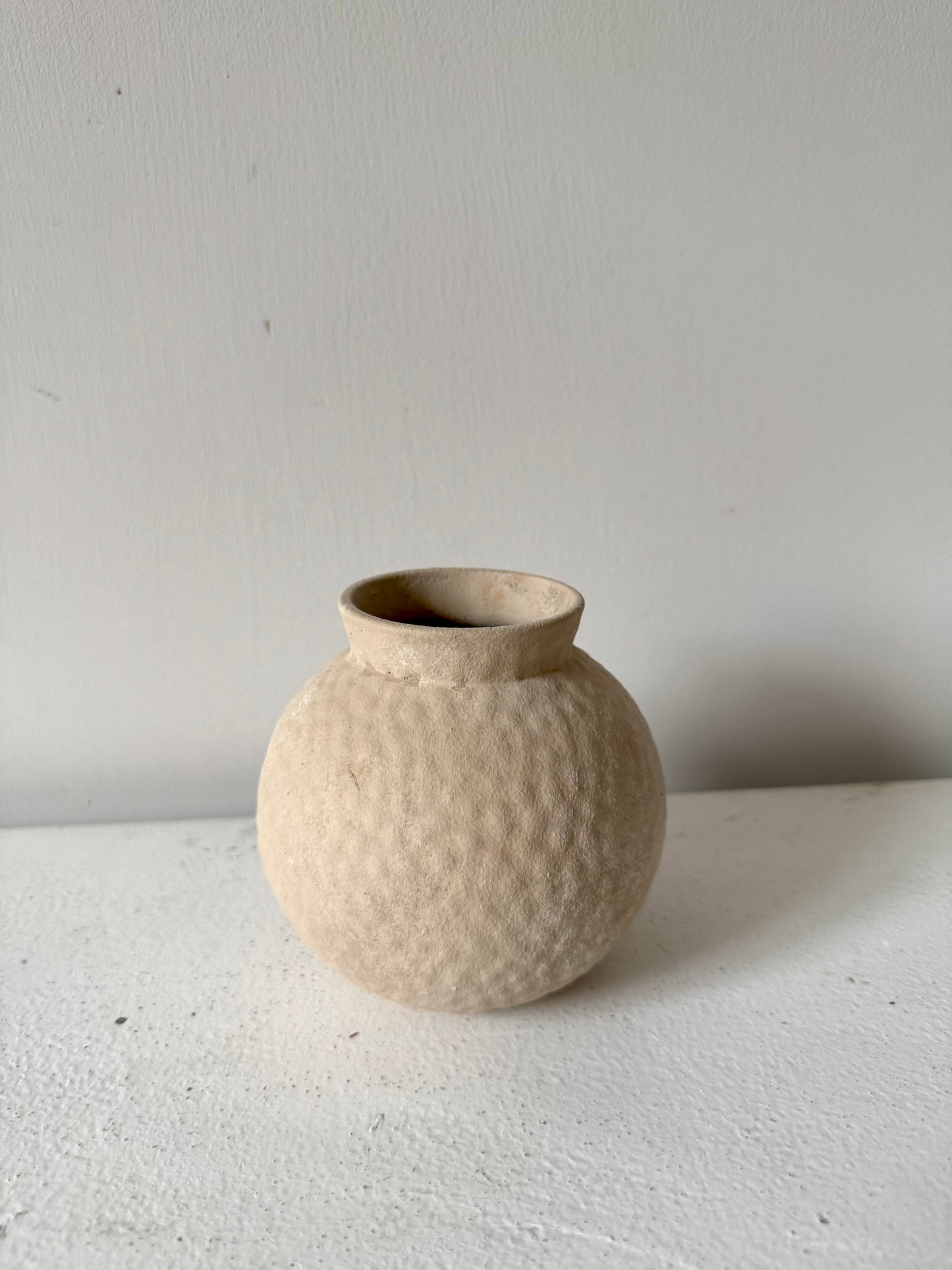 Up-cycled | soft beige dimpled rounded pot