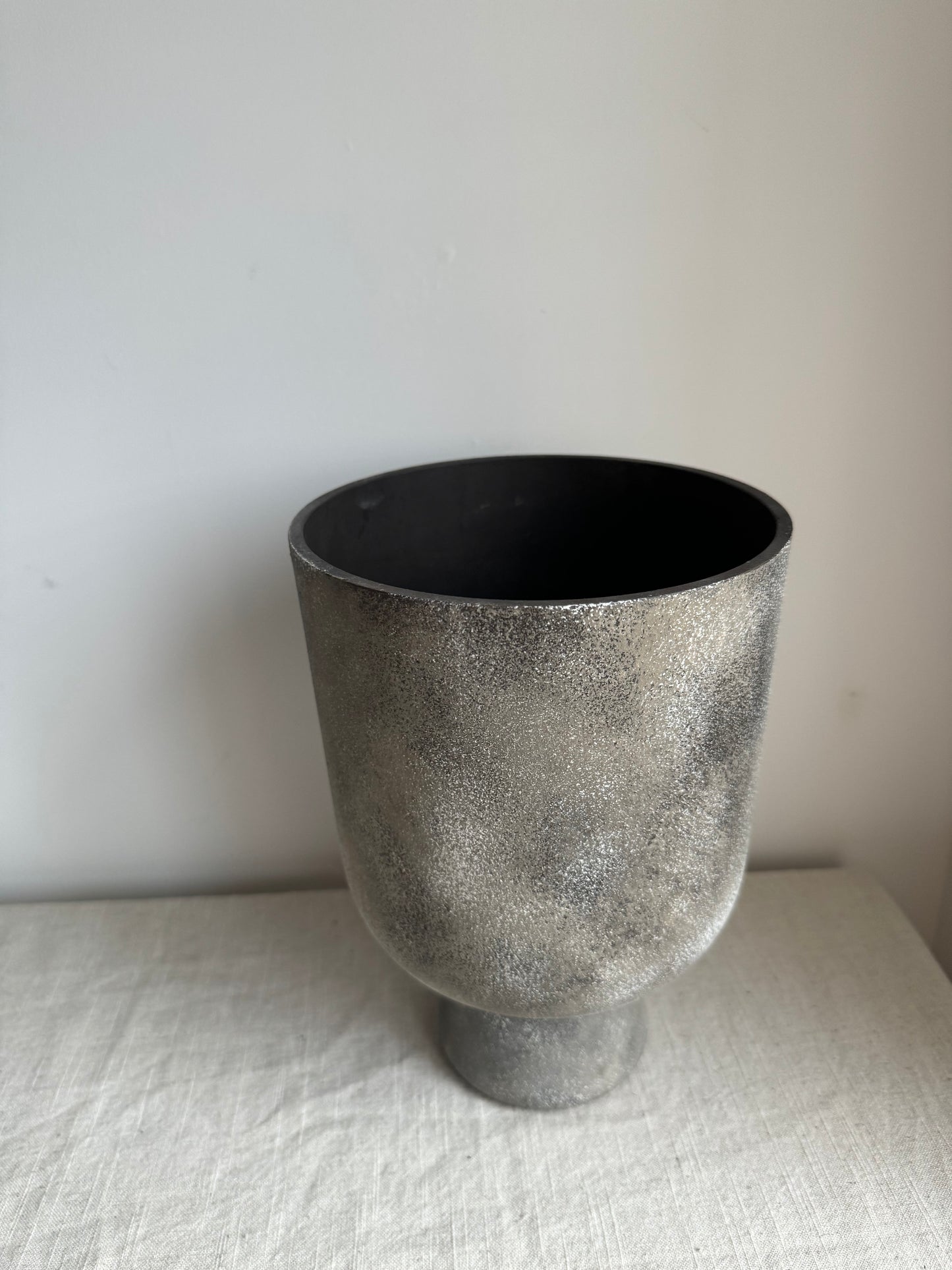 EARTH | earthy brown pedestal planter