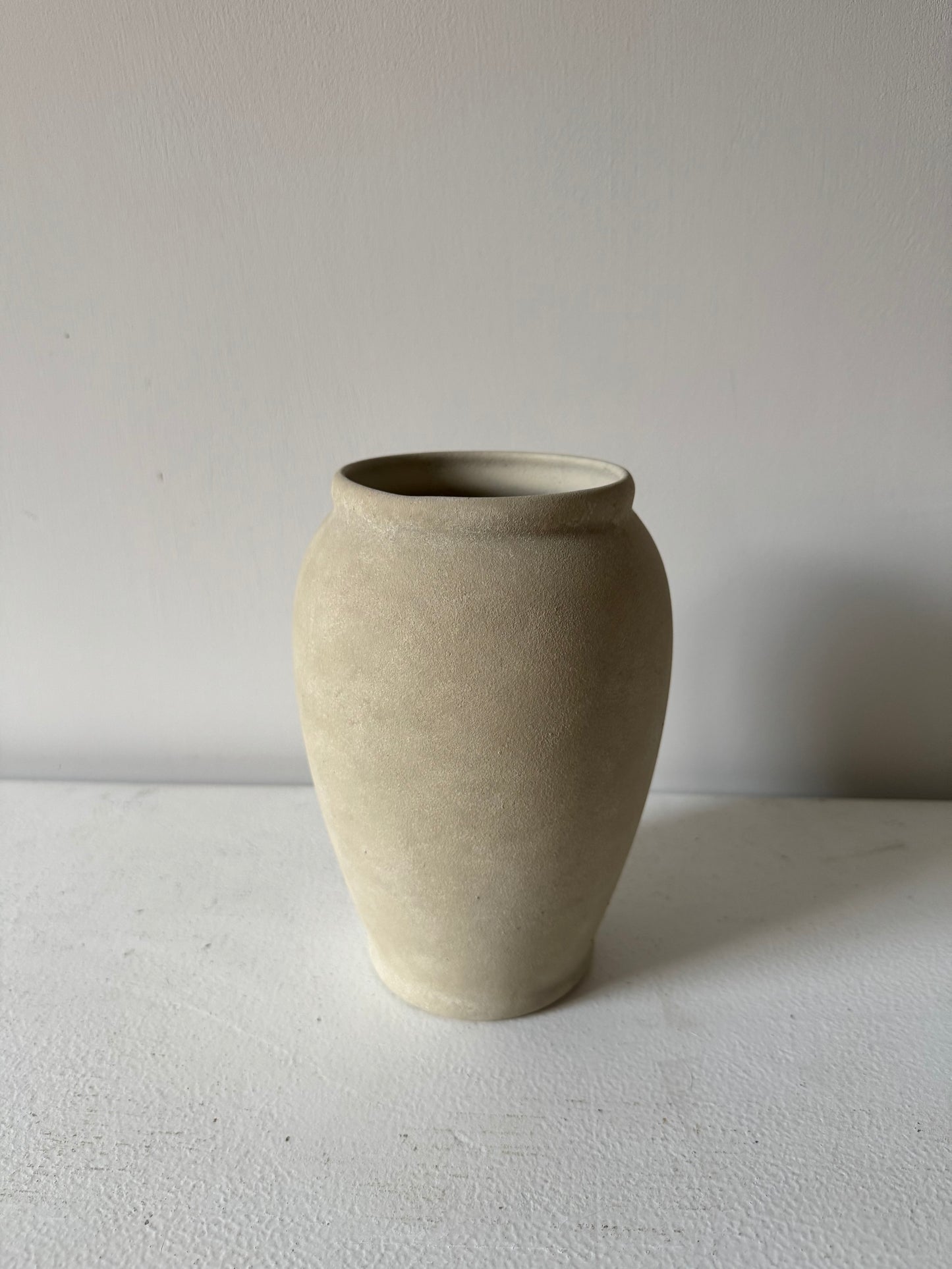 CLOUD | light beige classic vase