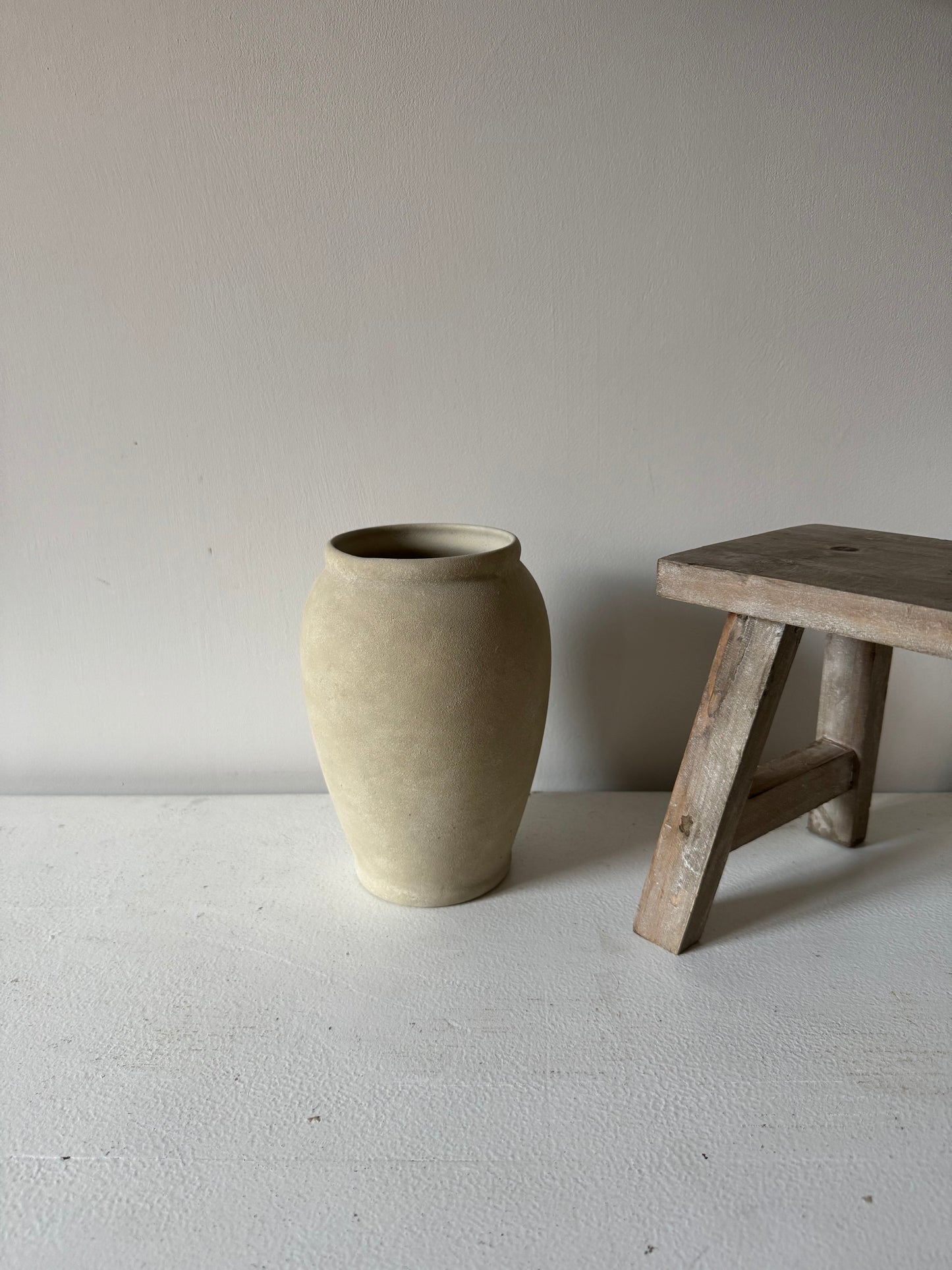 CLOUD | light beige classic vase