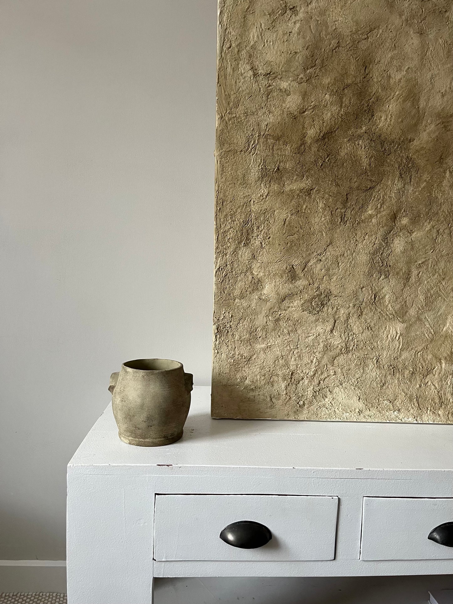 EARTH | earthy brown handle detail pot