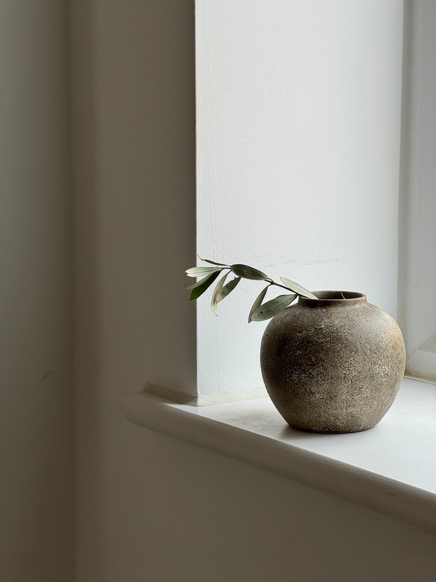Up-cycled | earthy beige small rounded textured vase