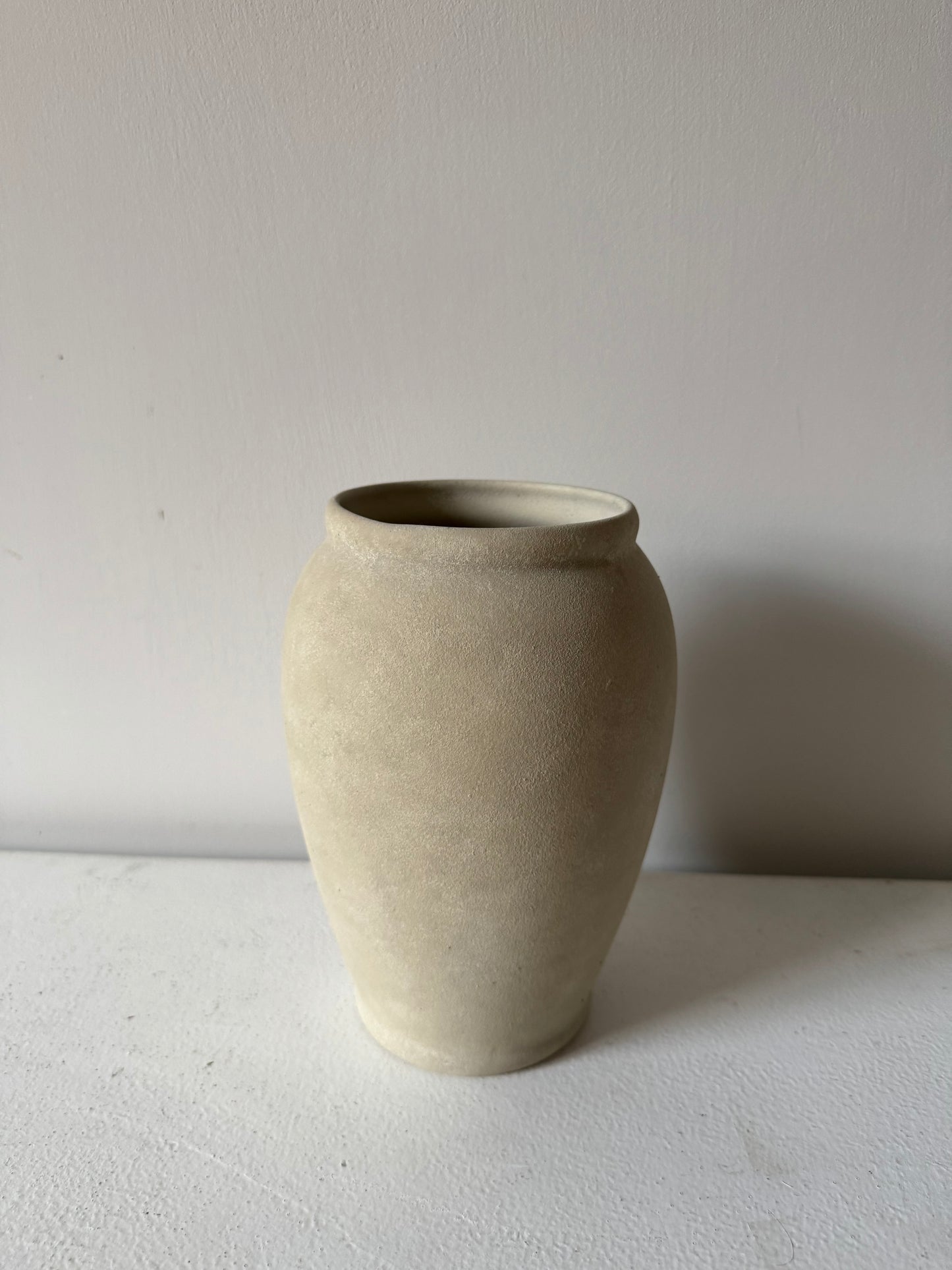 CLOUD | light beige classic vase