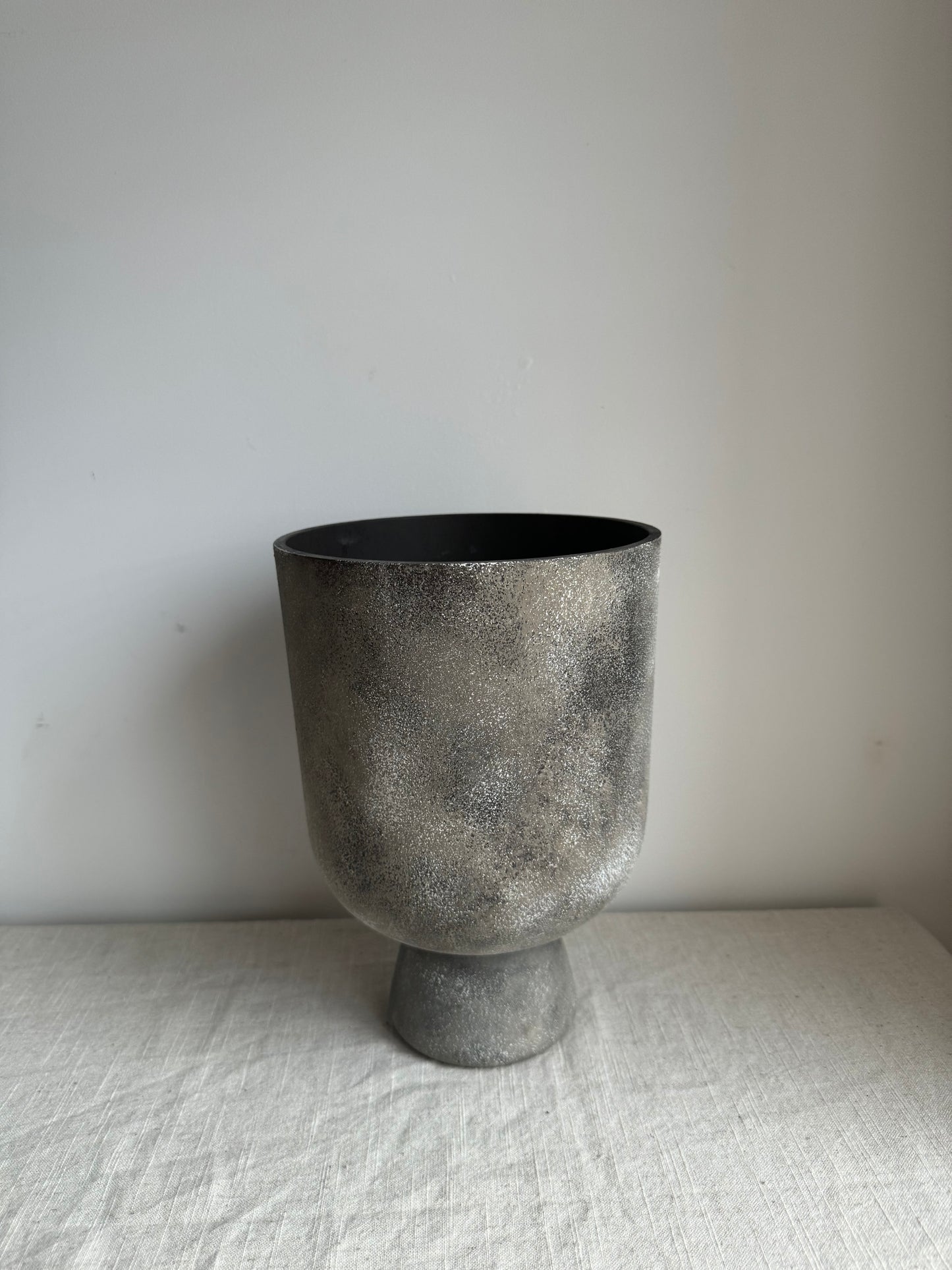 EARTH | earthy brown pedestal planter