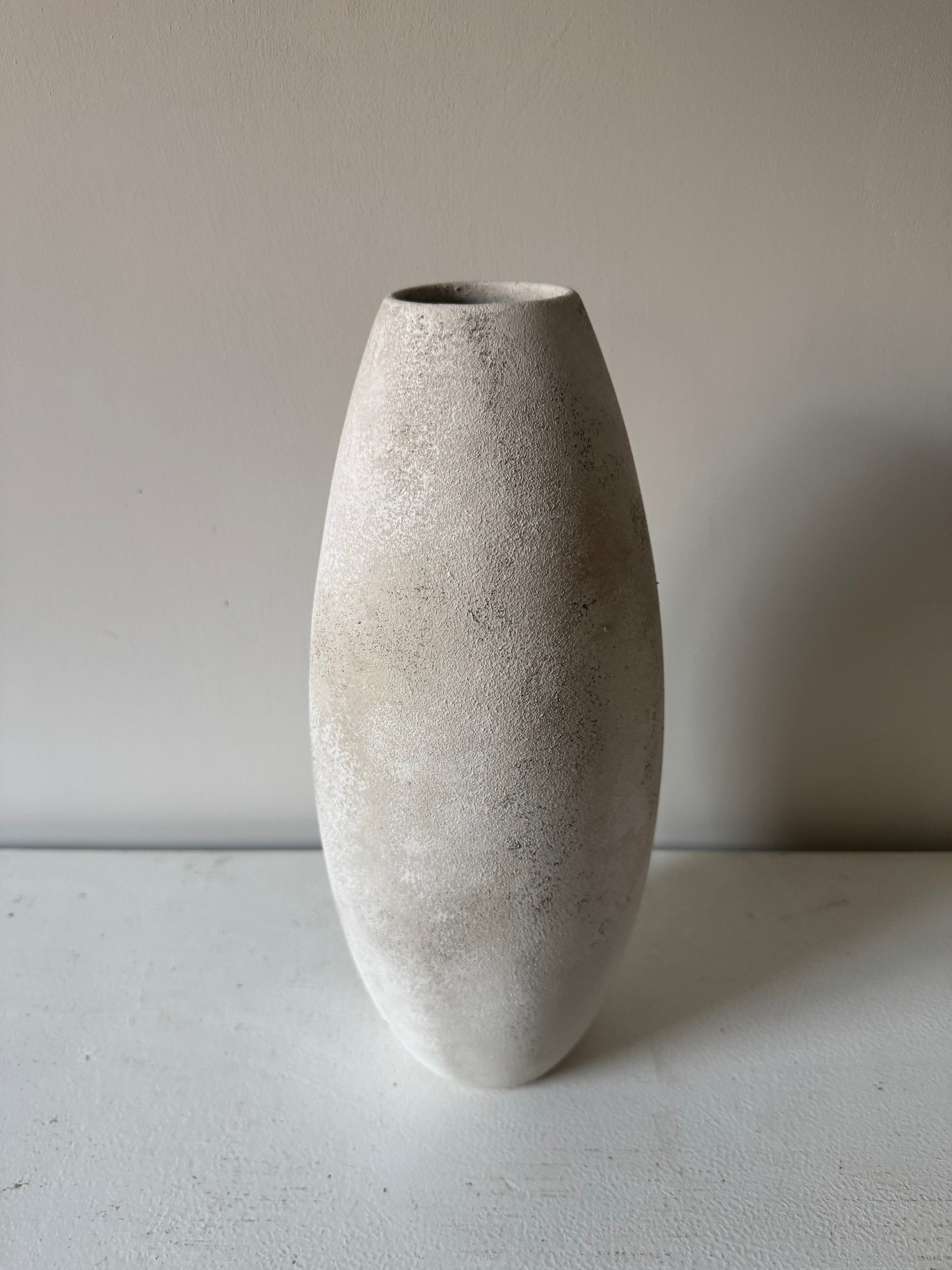 CLOUD | stone effect off-white/beige slim vase