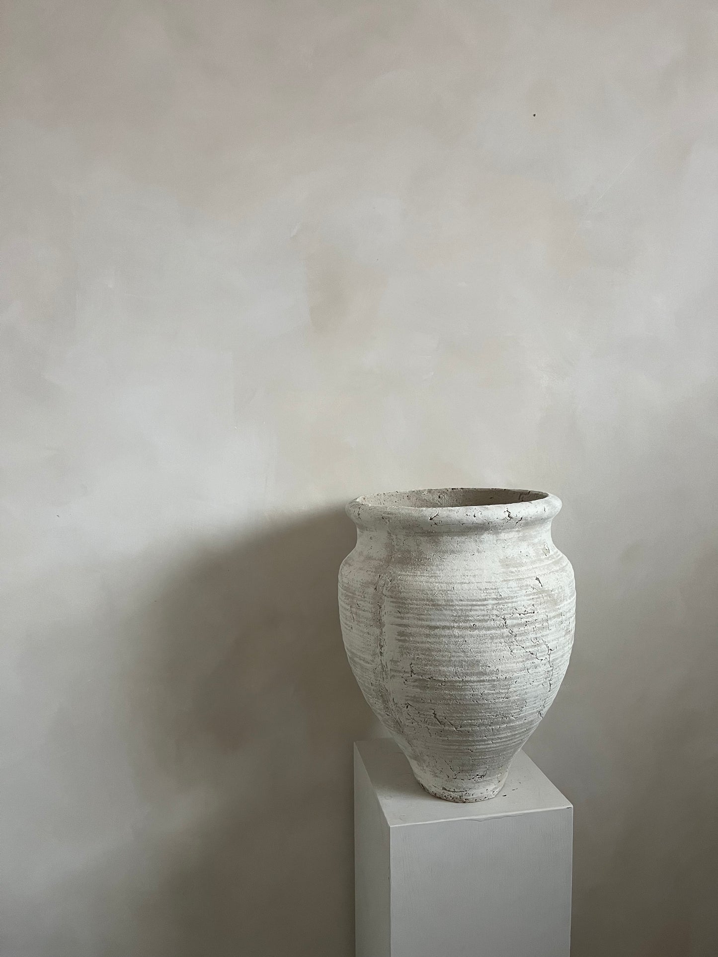CLOUD | large neutral rustic vessel