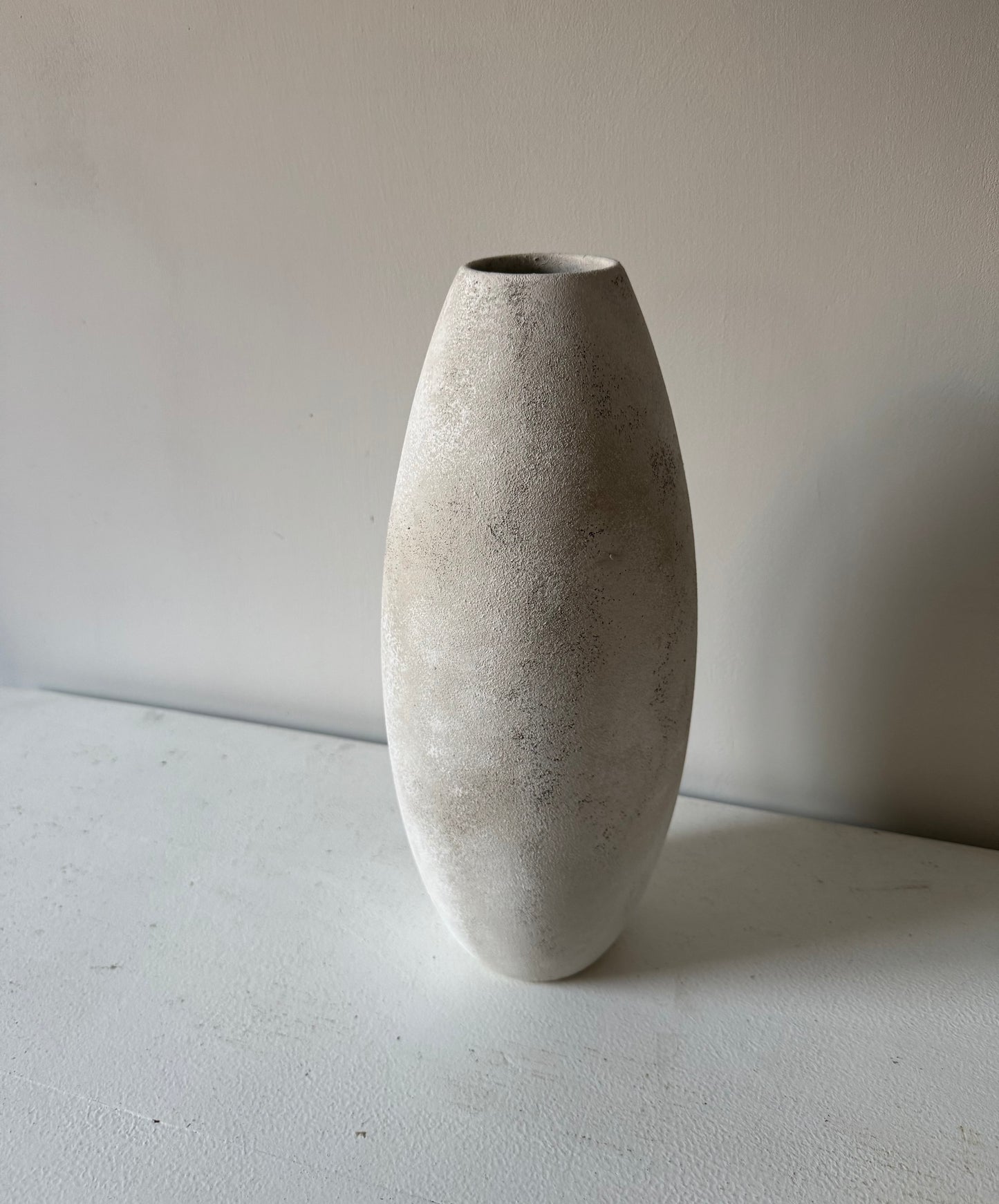 CLOUD | stone effect off-white/beige slim vase