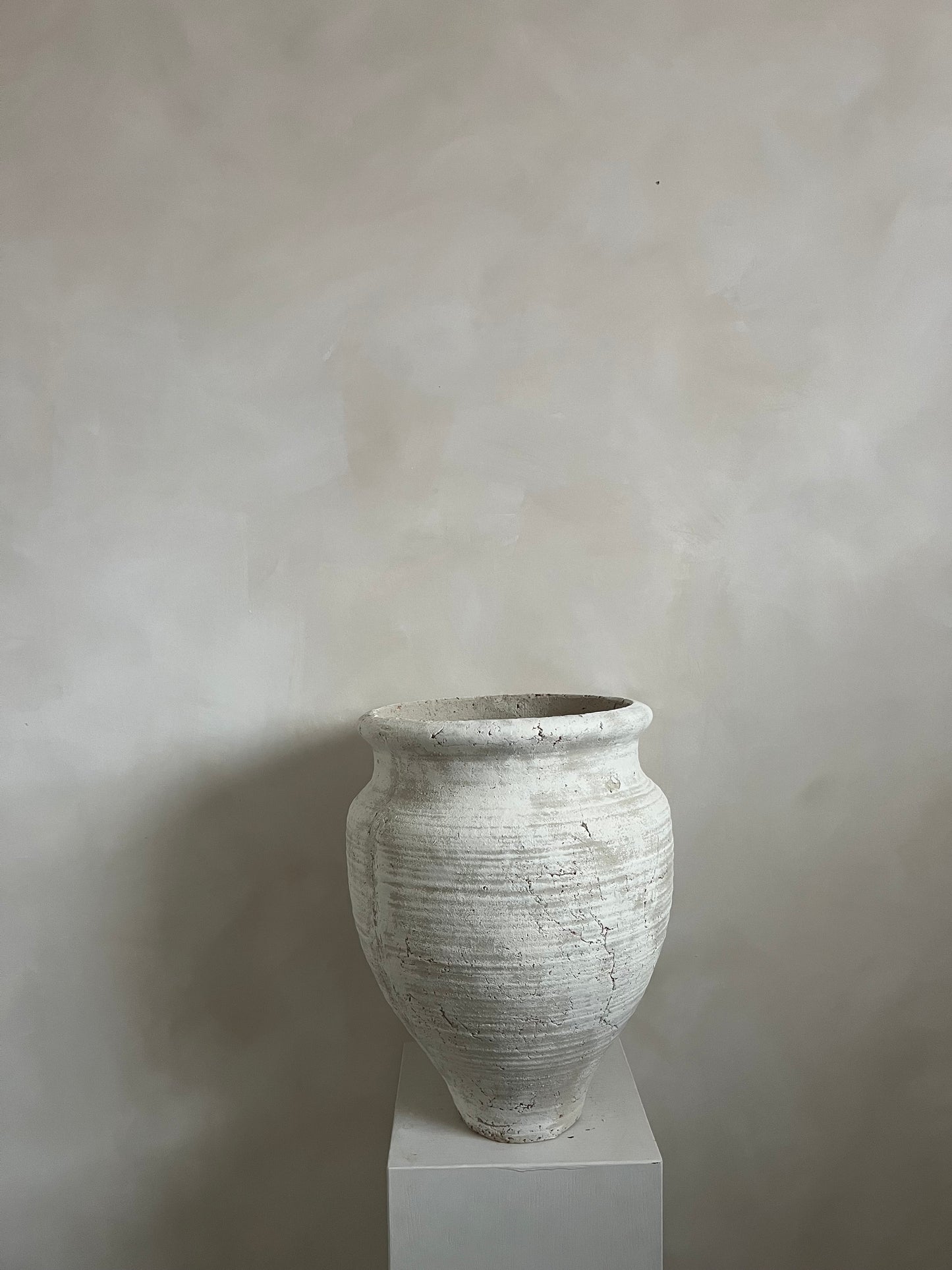 CLOUD | large neutral rustic vessel