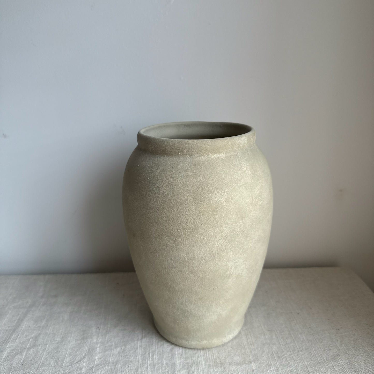 CLOUD | light beige classic vase