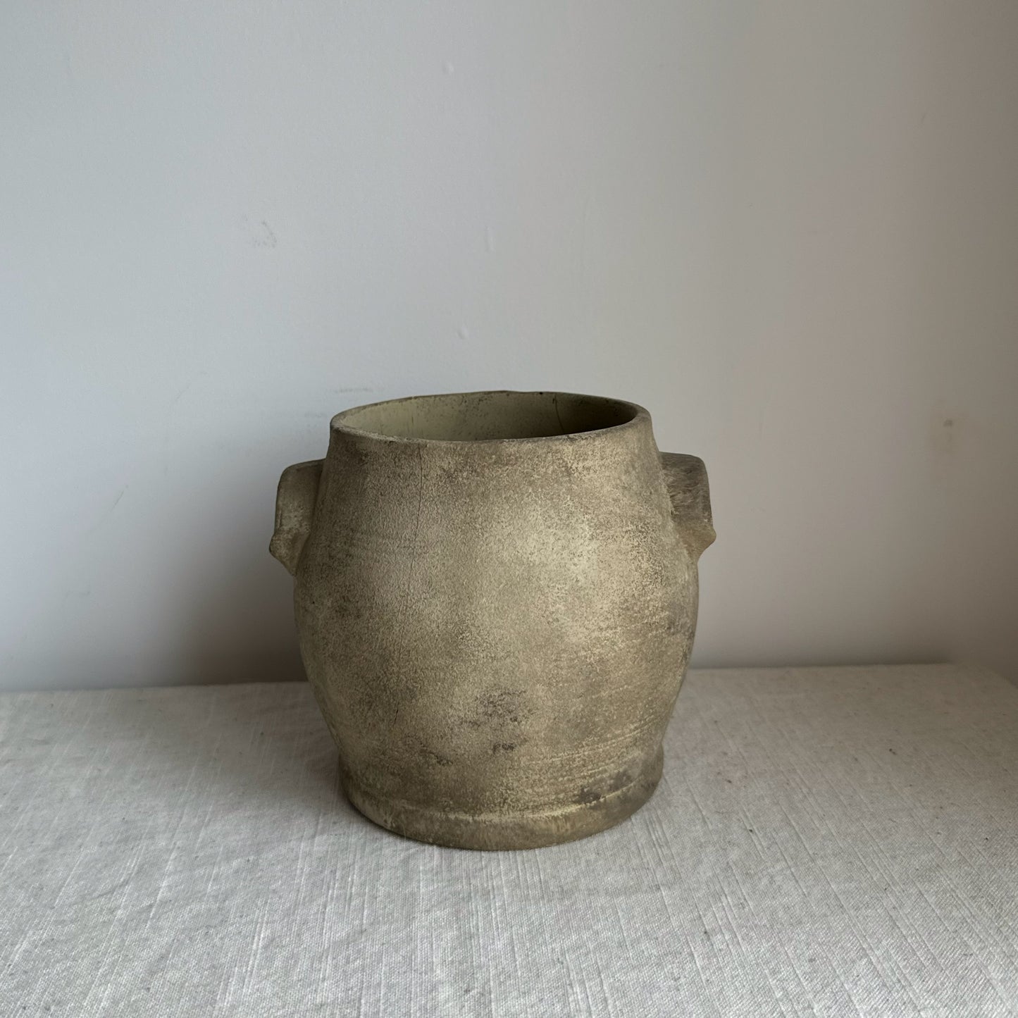 EARTH | earthy brown handle detail pot