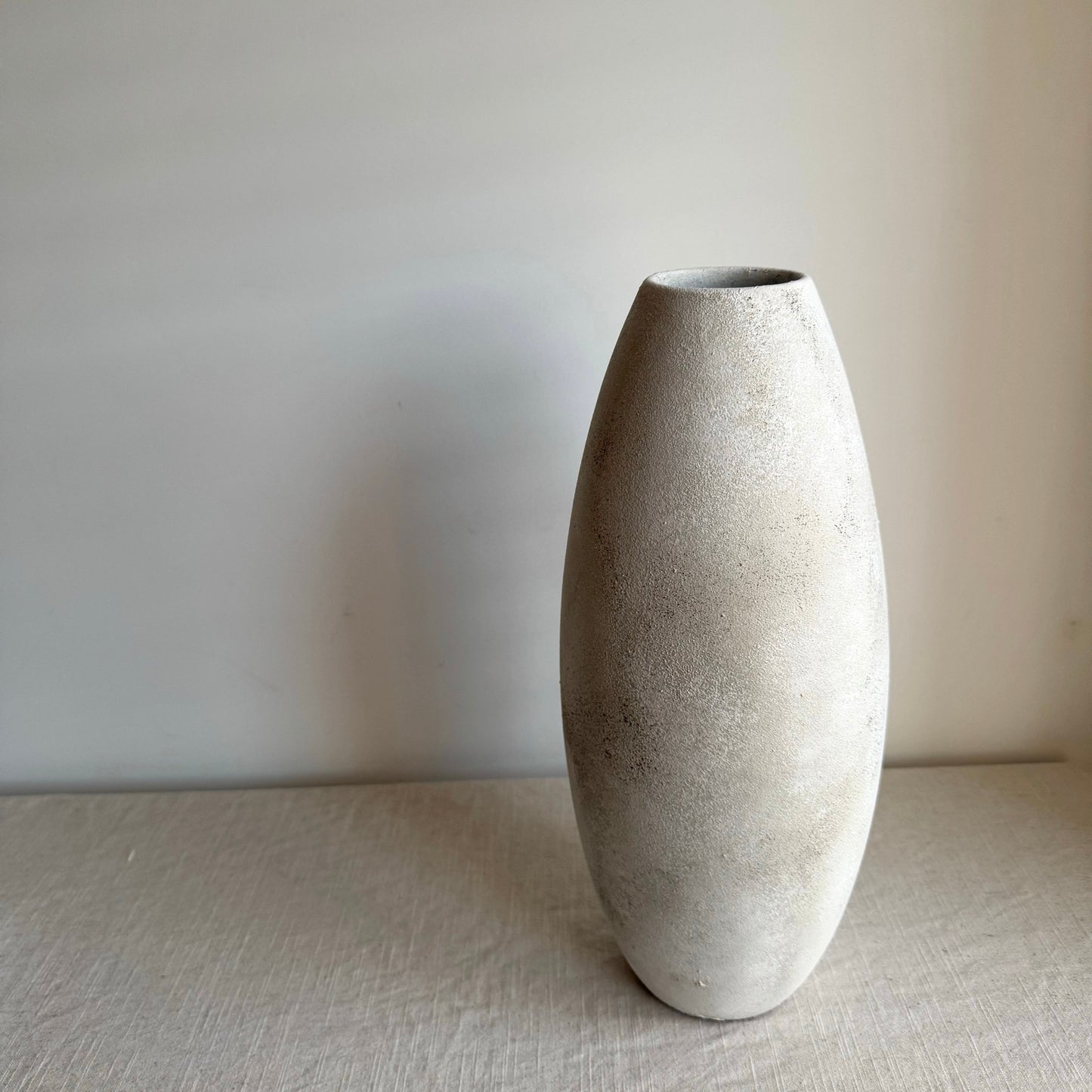 CLOUD | stone effect off-white/beige slim vase