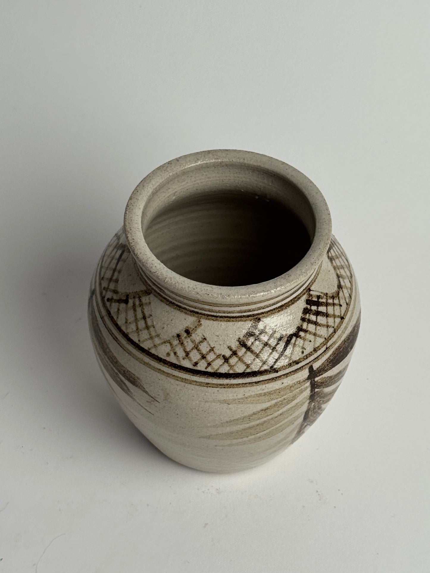 Vintage Neutral Patterned Pot