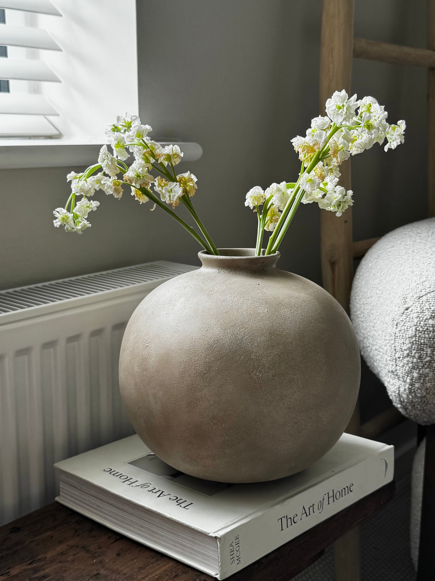 Up-cycled | WATERTIGHT light beige large rounded vase