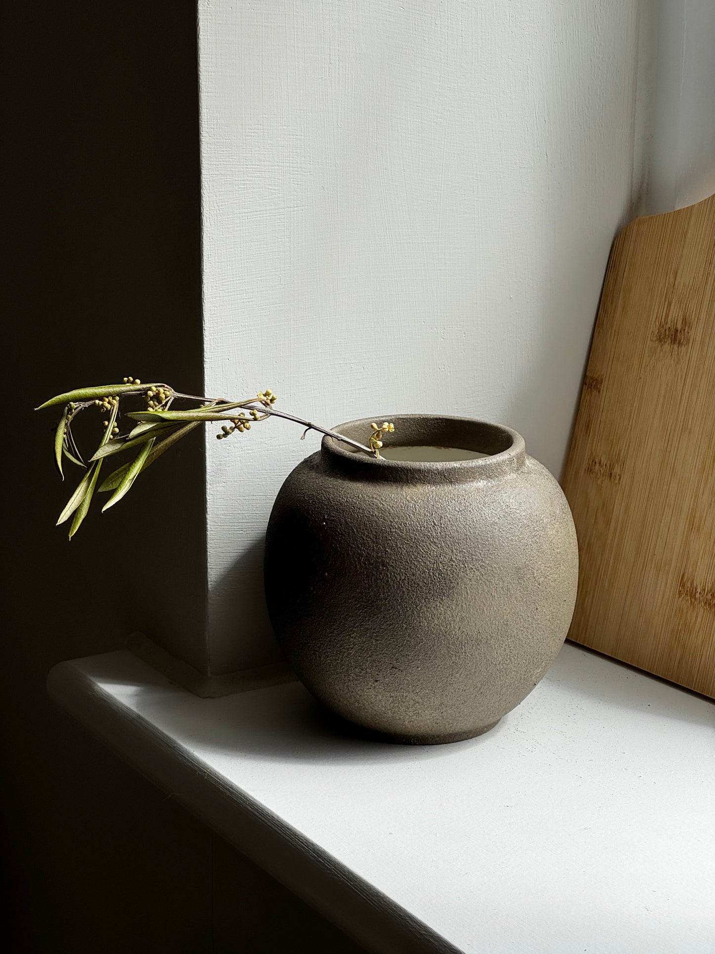 Up-cycled | WATERTIGHT earthy brown small rounded urn