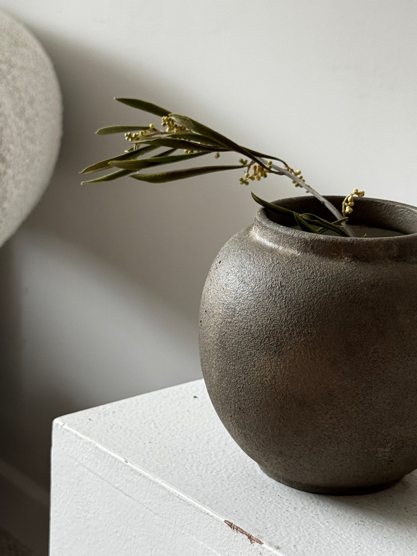 Up-cycled | WATERTIGHT earthy brown small rounded urn