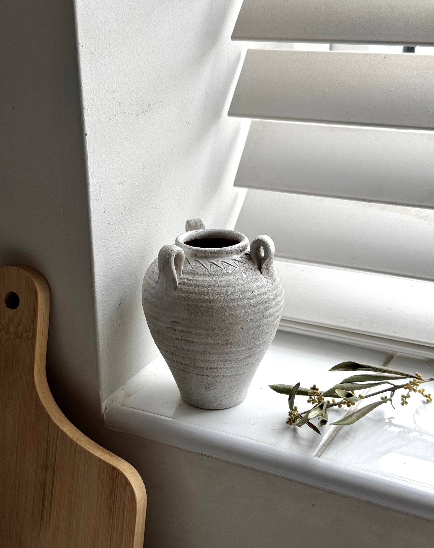 Up-cycled | small off-white tri-handle amphora