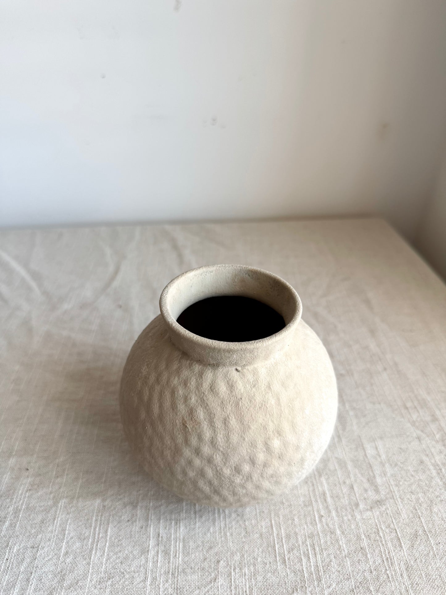Up-cycled | soft beige dimpled rounded pot