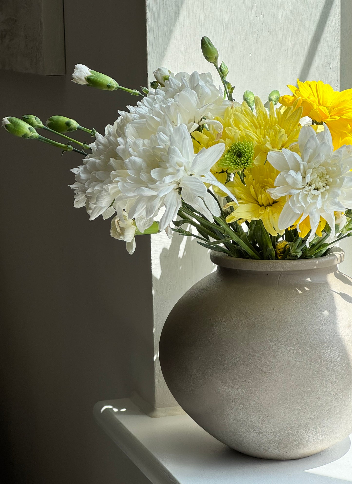 Up-cycled | WATERTIGHT cool beige rounded vase
