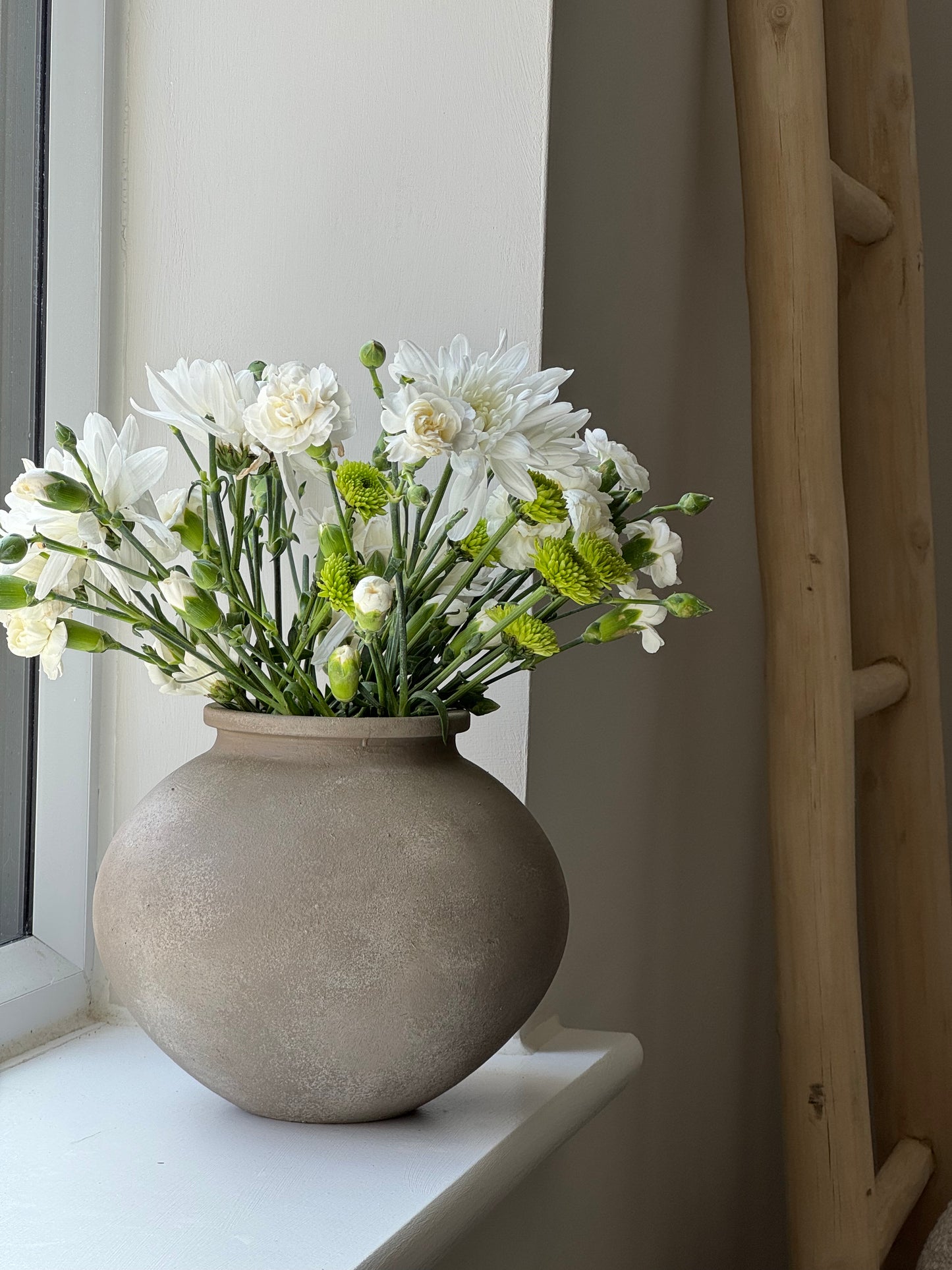 Up-cycled | WATERTIGHT cool beige rounded vase