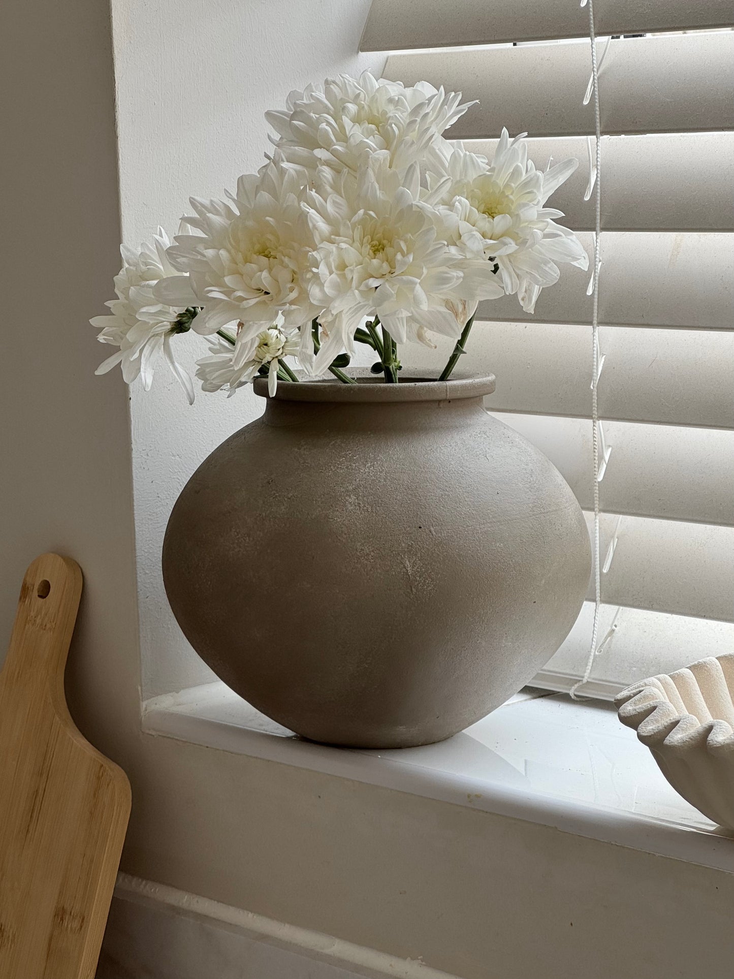 Up-cycled | WATERTIGHT cool beige rounded vase