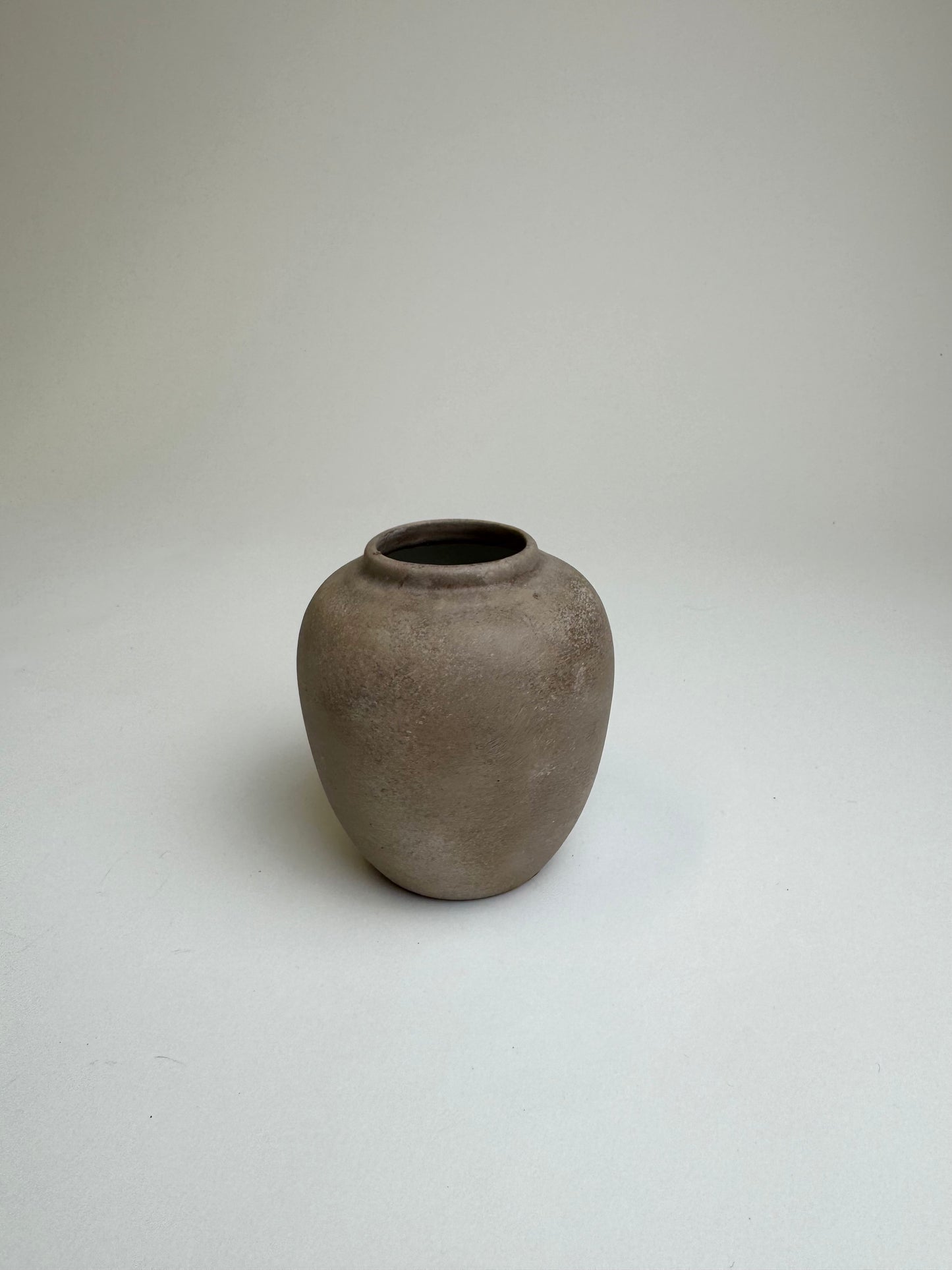 Up-cycled | WATERTIGHT soft beige small rounded pot