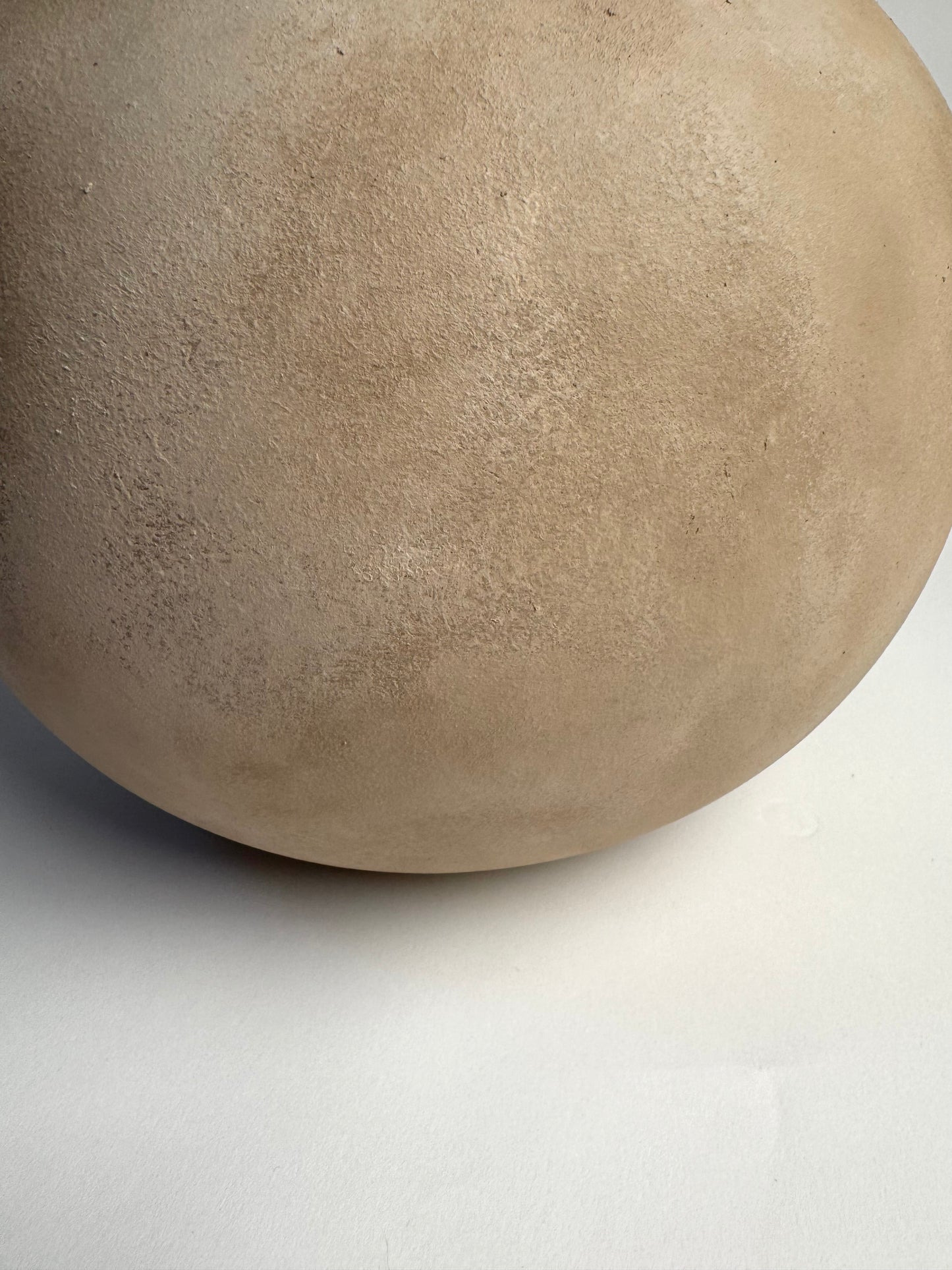 Up-cycled | WATERTIGHT light beige large rounded vase