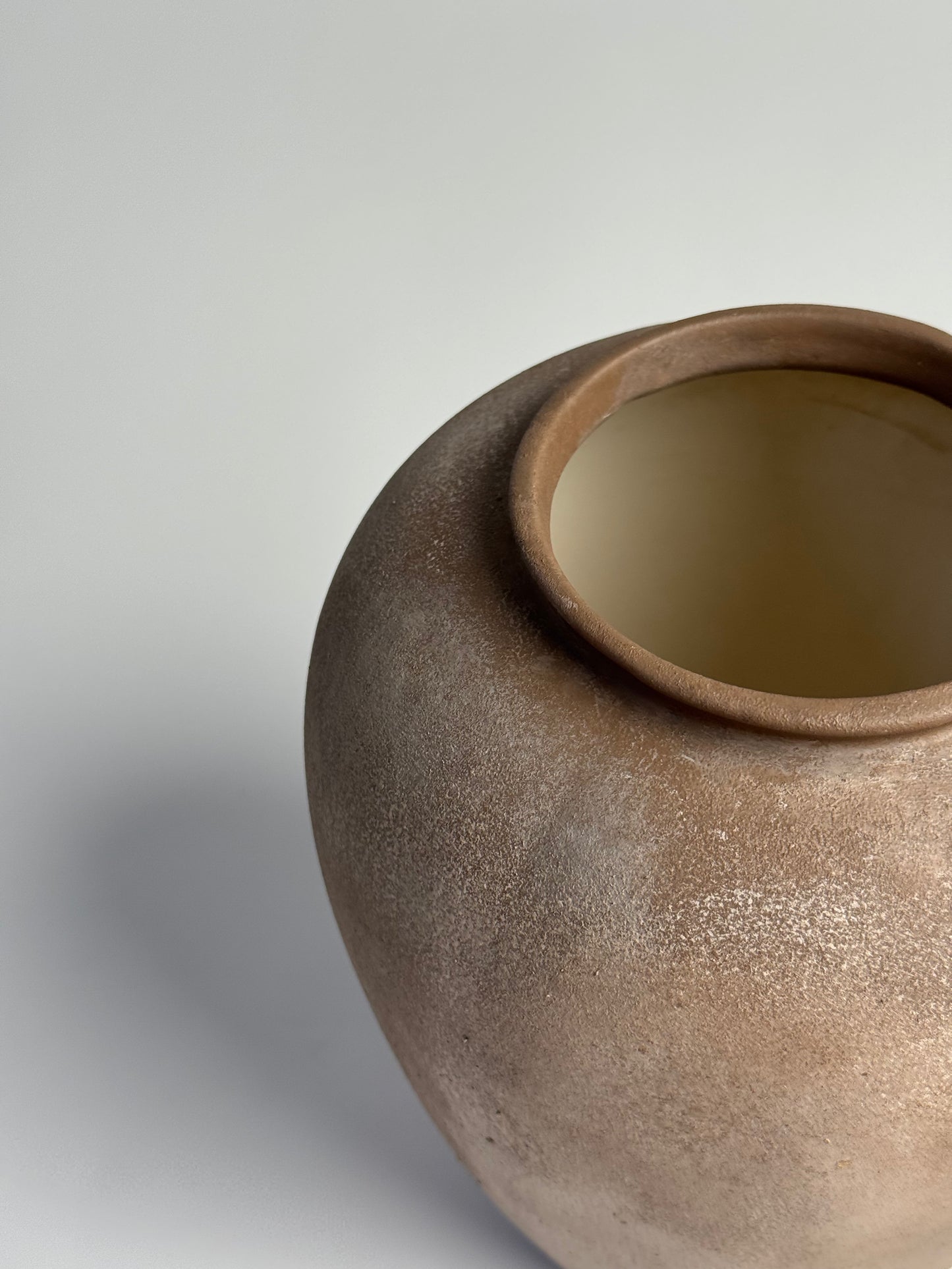 Up-cycled | WATERTIGHT warm beige earthy clay-like urn