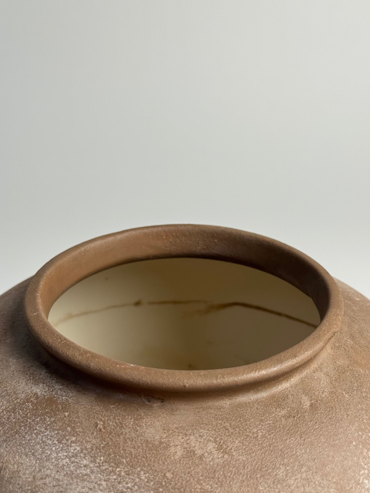 Up-cycled | WATERTIGHT warm beige earthy clay-like urn