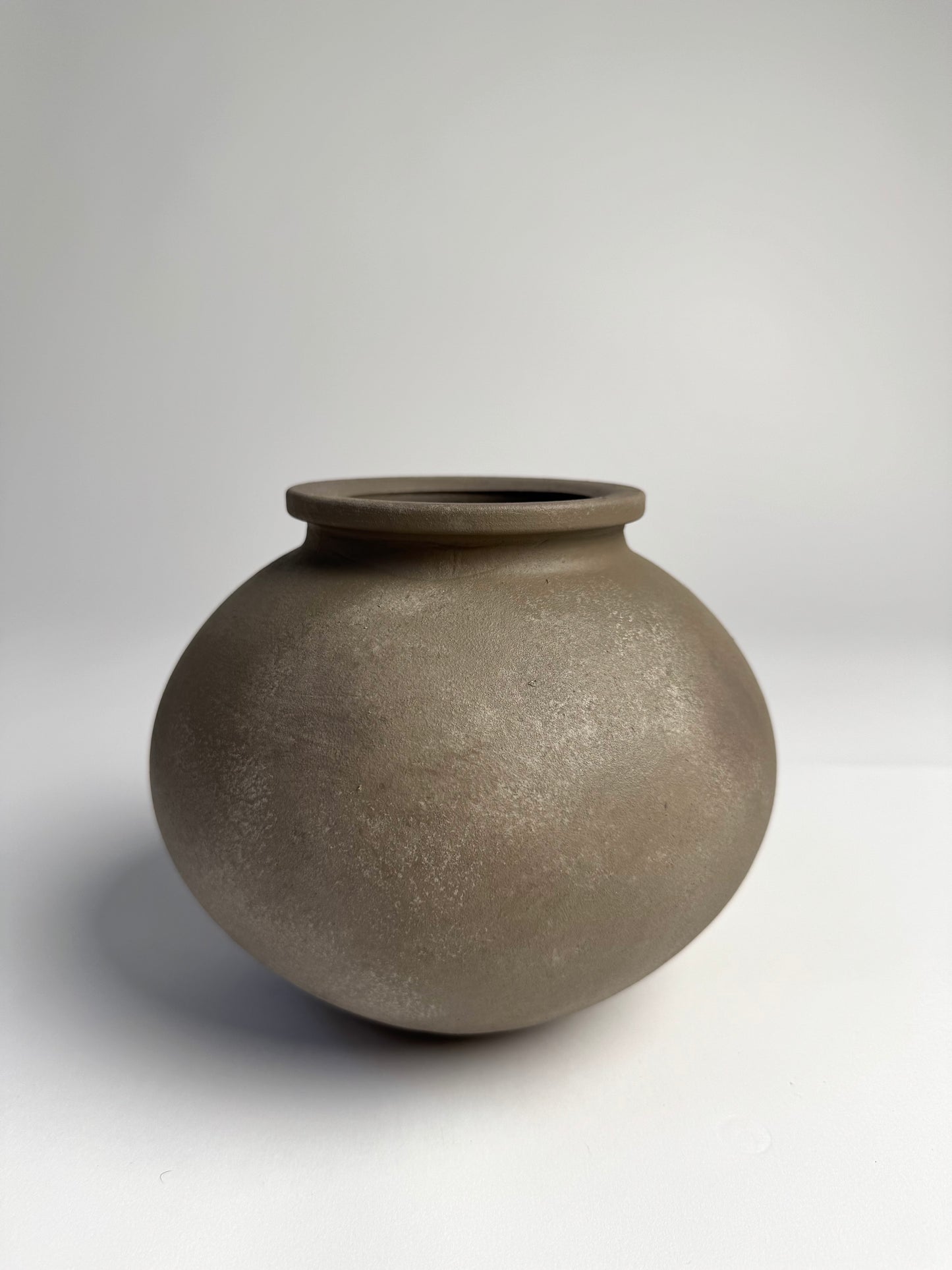 Up-cycled | WATERTIGHT cool beige rounded vase