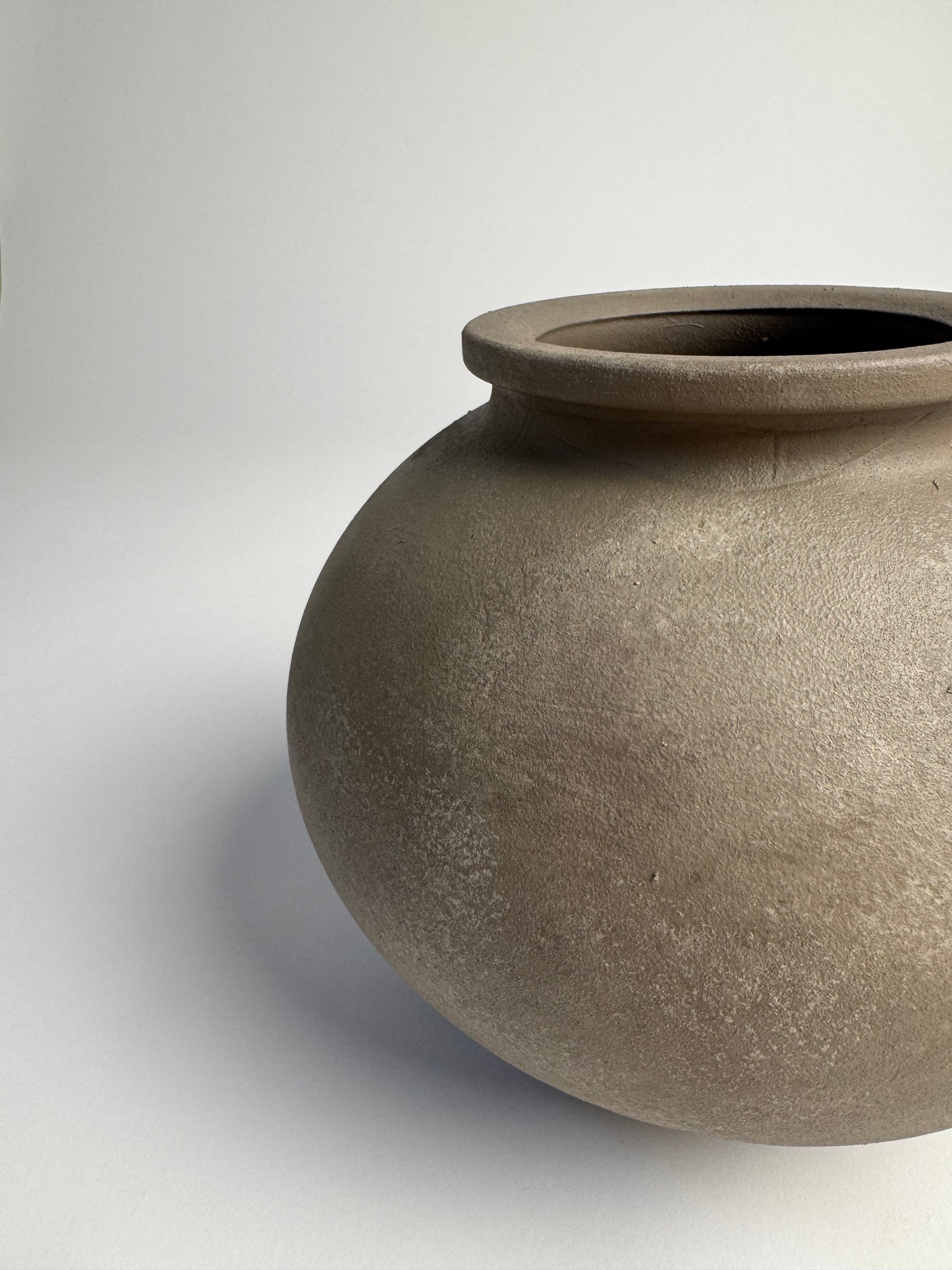 Up-cycled | WATERTIGHT cool beige rounded vase