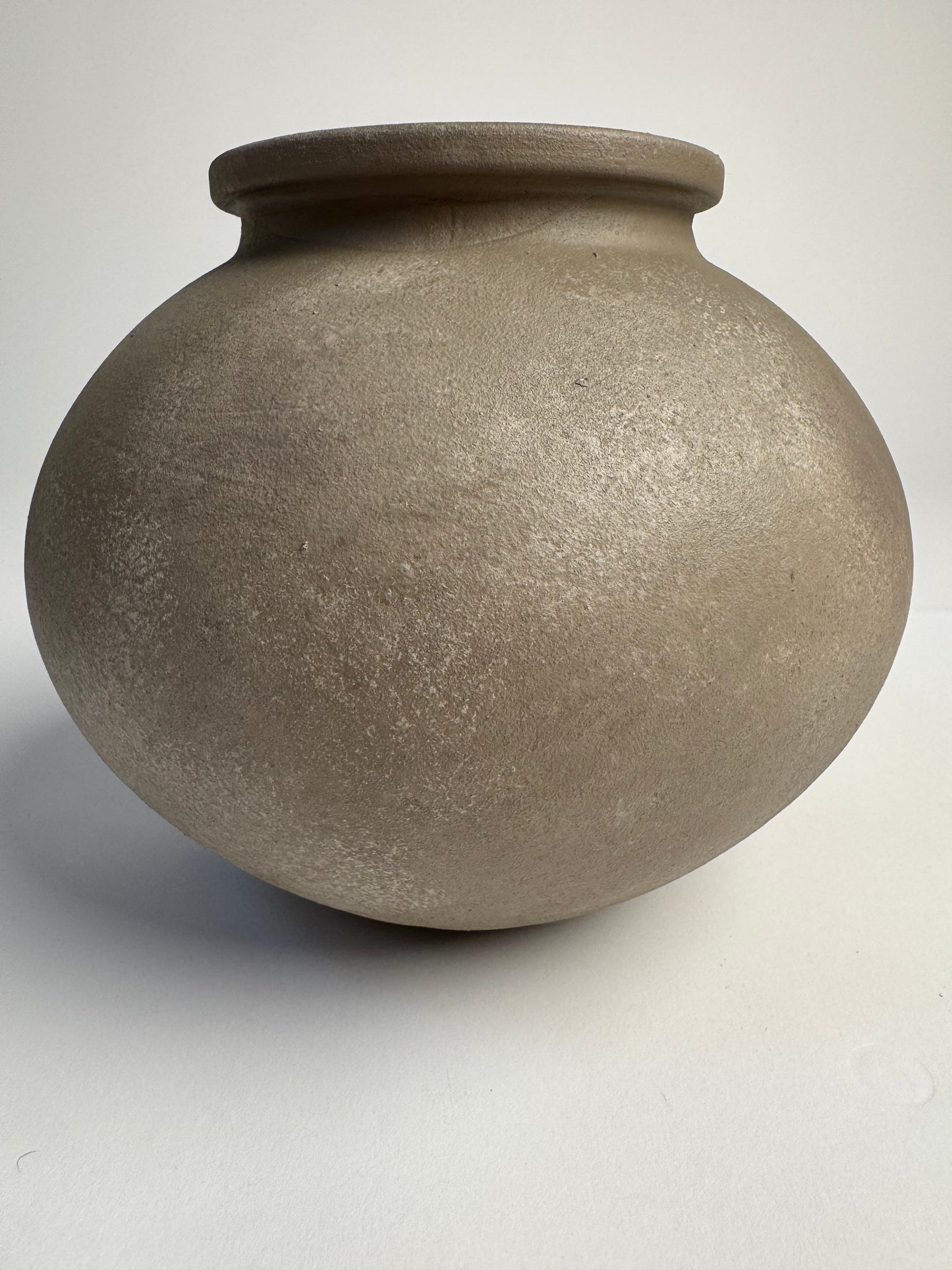 Up-cycled | WATERTIGHT cool beige rounded vase