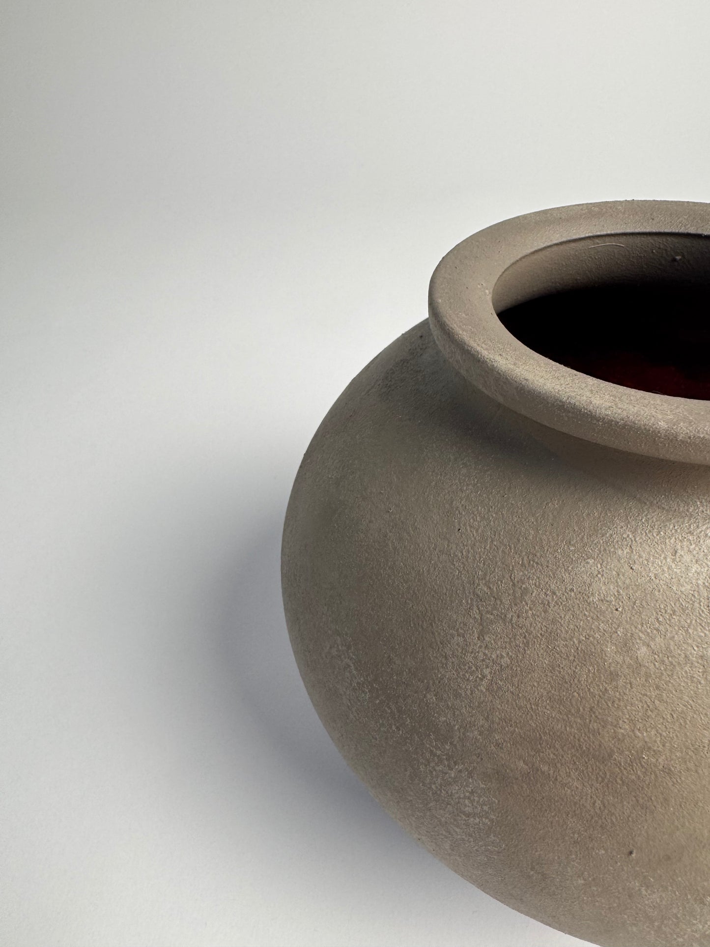 Up-cycled | WATERTIGHT cool beige rounded vase