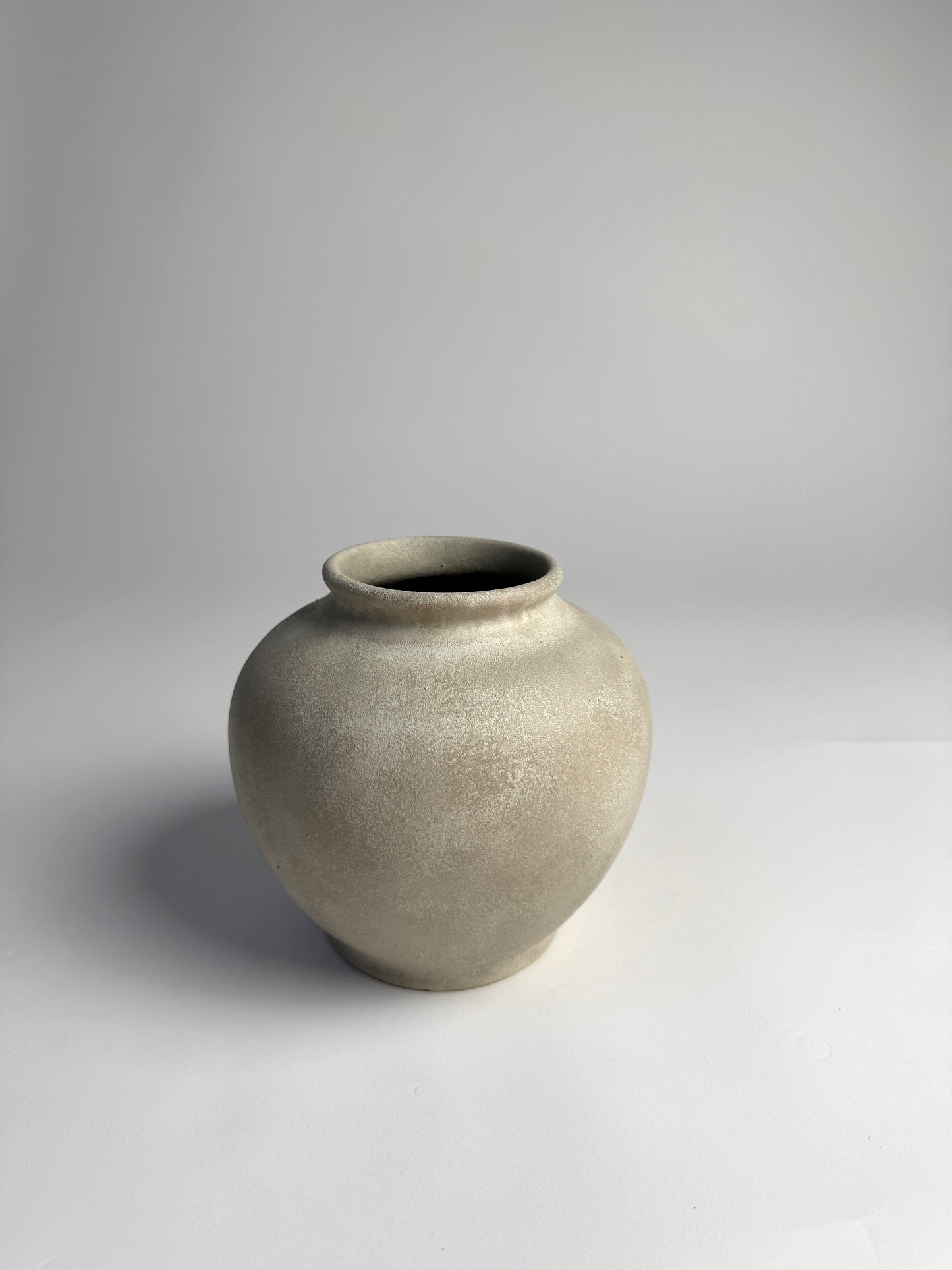 Up-cycled | WATERTIGHT light beige stone-effect rounded vase