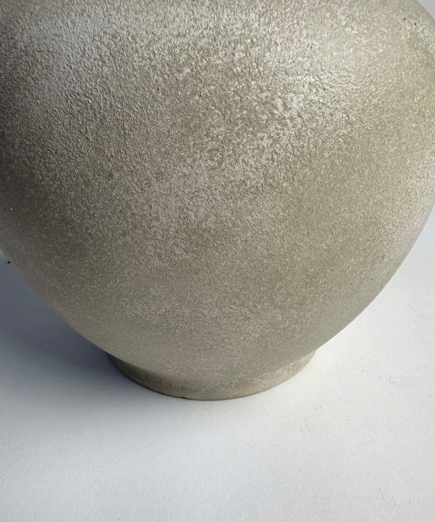 Up-cycled | WATERTIGHT light beige stone-effect rounded vase