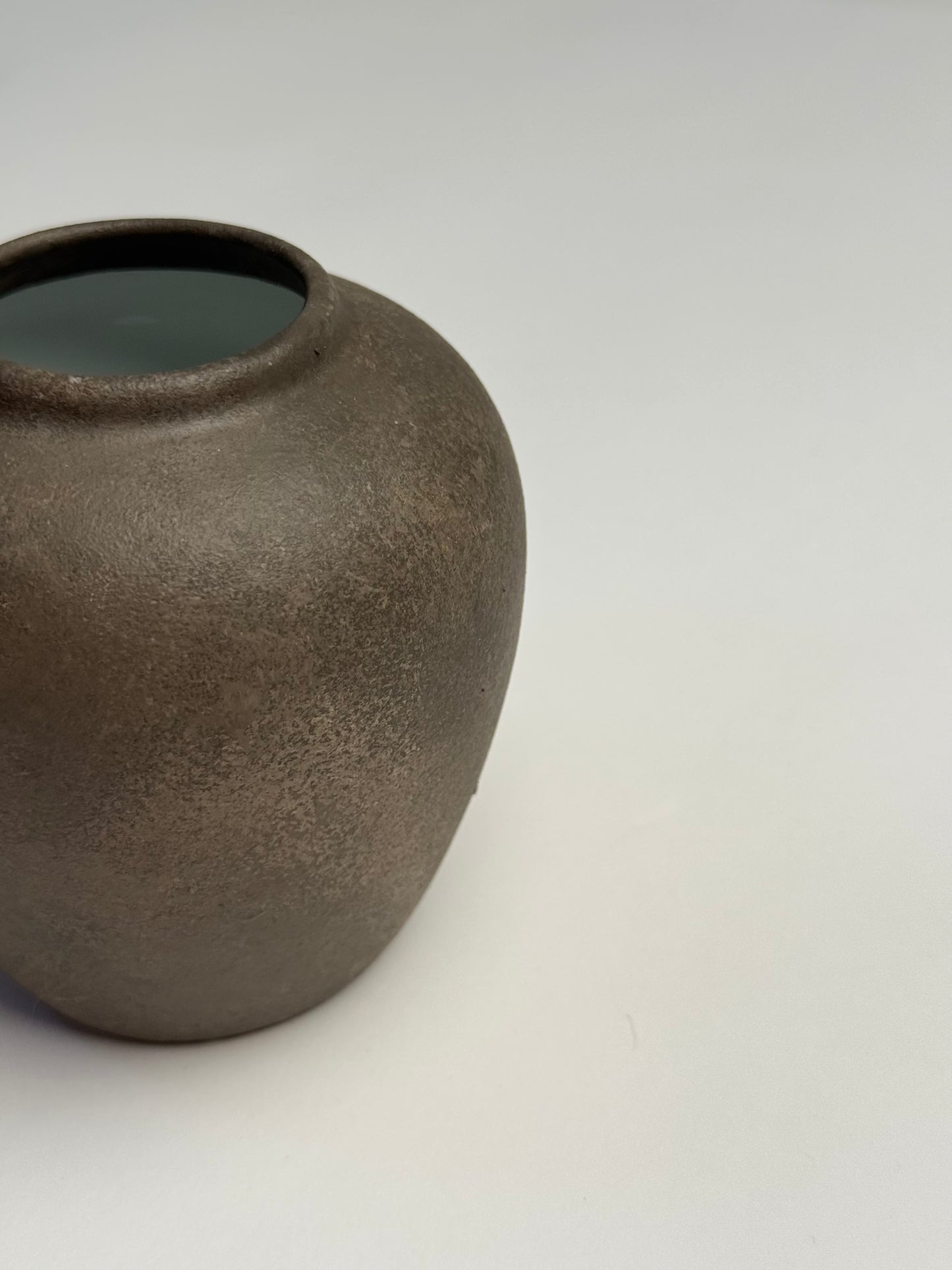 Up-cycled | WATERTIGHT earthy brown small rounded urn