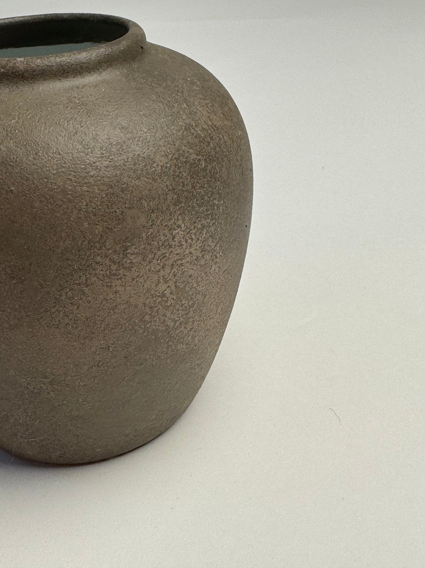 Up-cycled | WATERTIGHT earthy brown small rounded urn