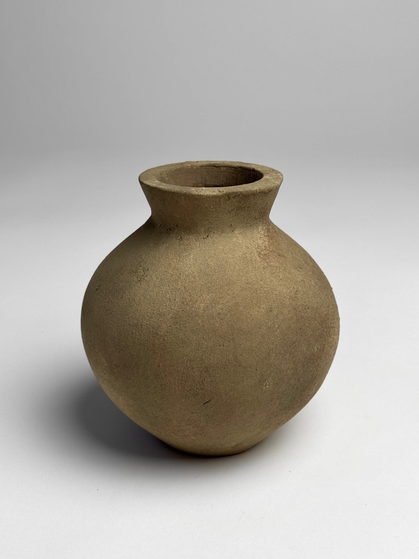 Up-cycled | warm brown rounded tapered vase