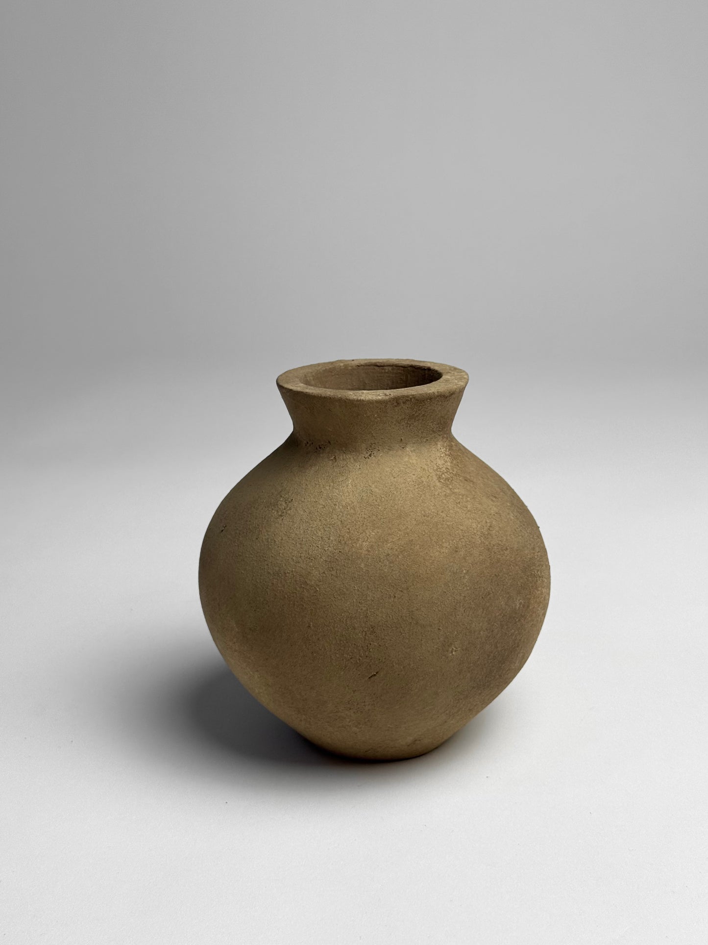 Up-cycled | warm brown rounded tapered vase