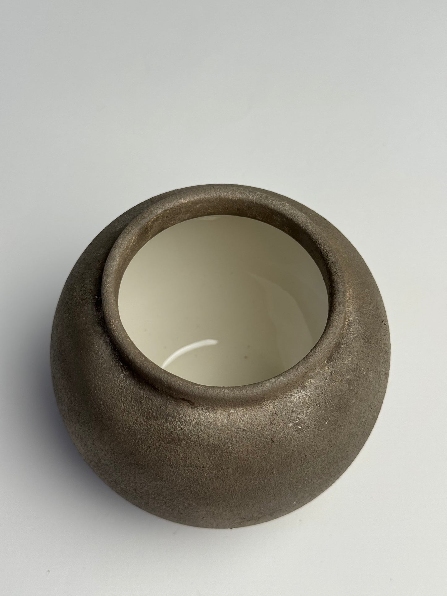 Up-cycled | WATERTIGHT earthy brown small rounded urn
