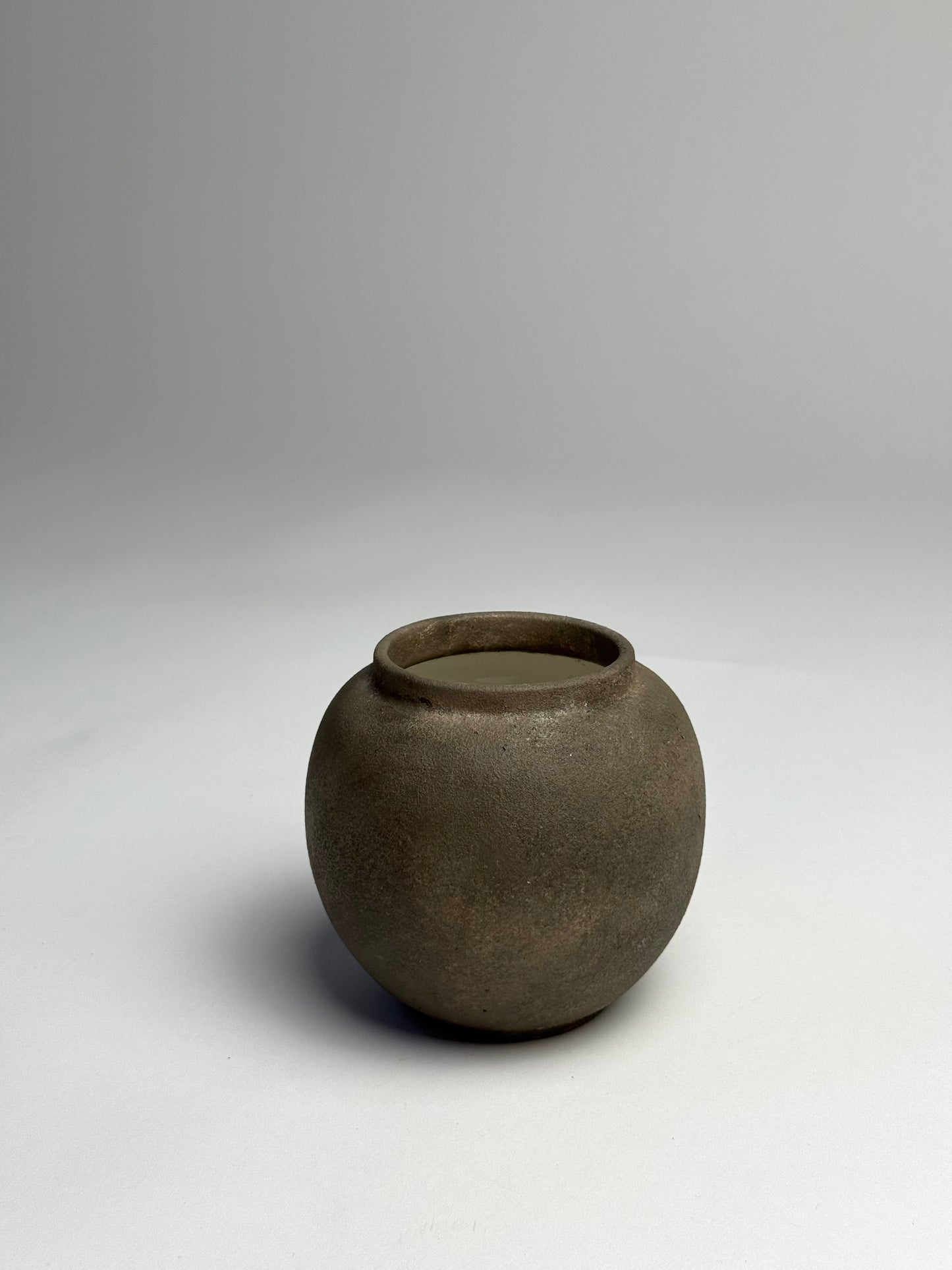 Up-cycled | WATERTIGHT earthy brown small rounded urn