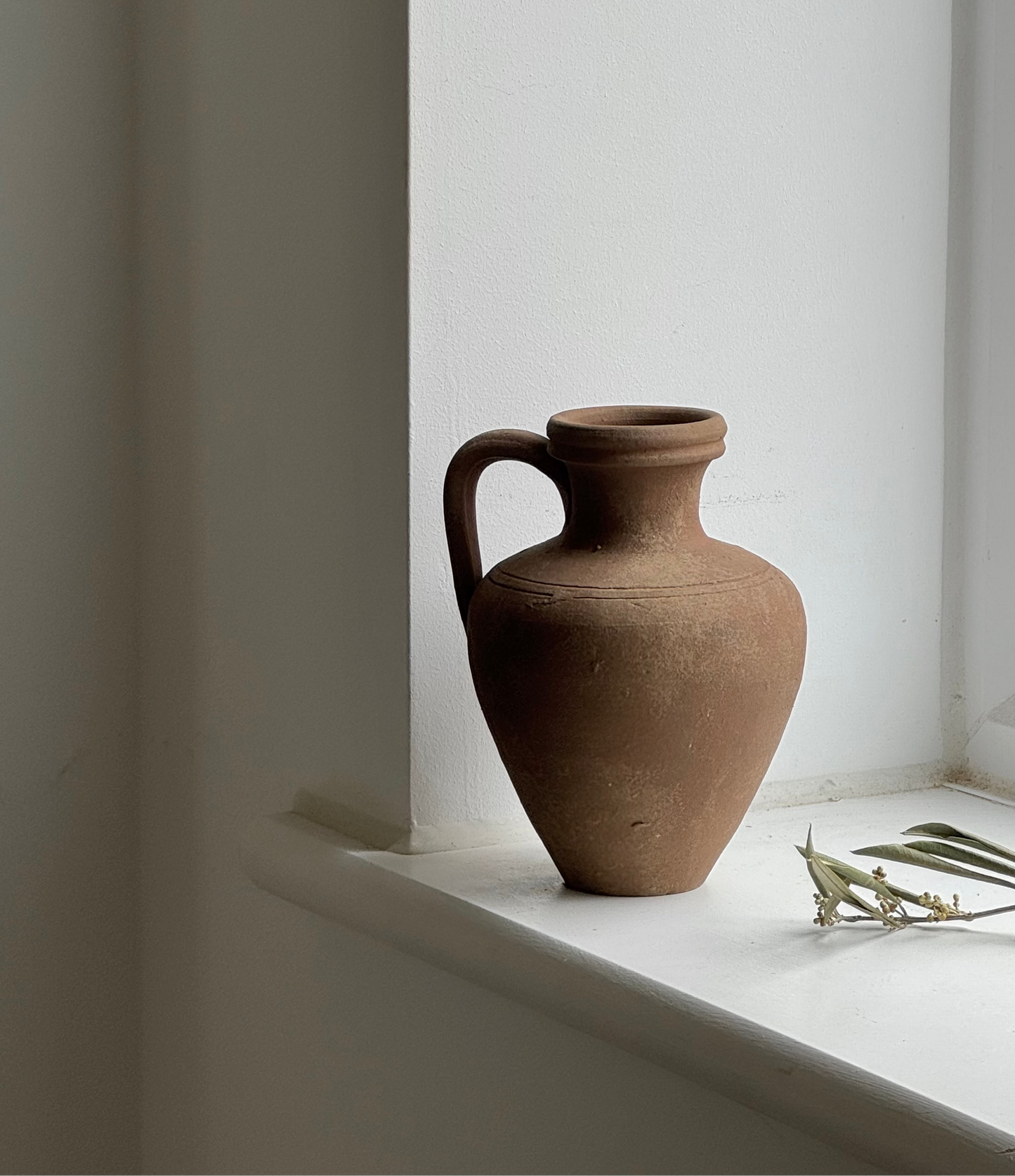 Up-cycled | earthy brown terracotta handled vessel